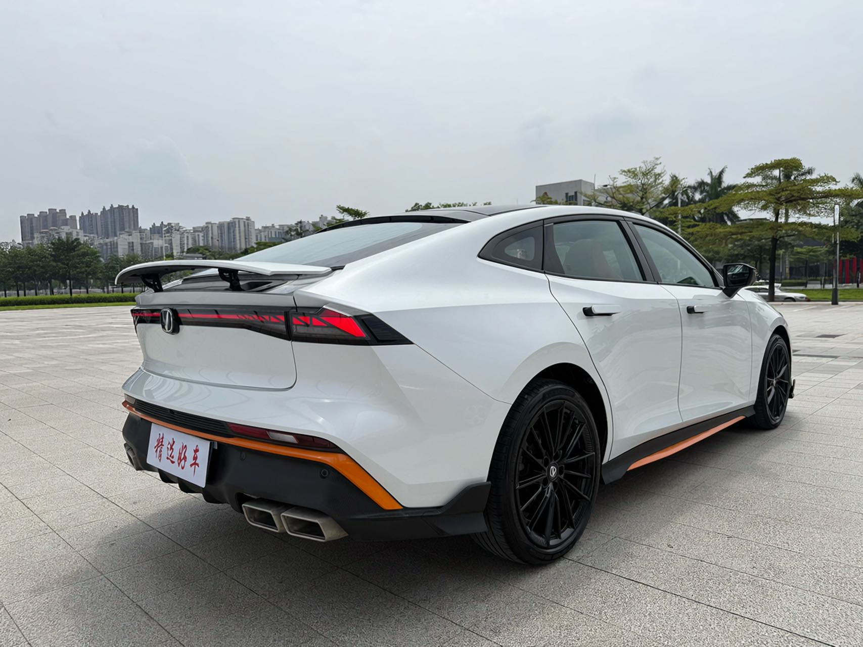 长安UNI-V 2024款 1.5T 尊贵运动型