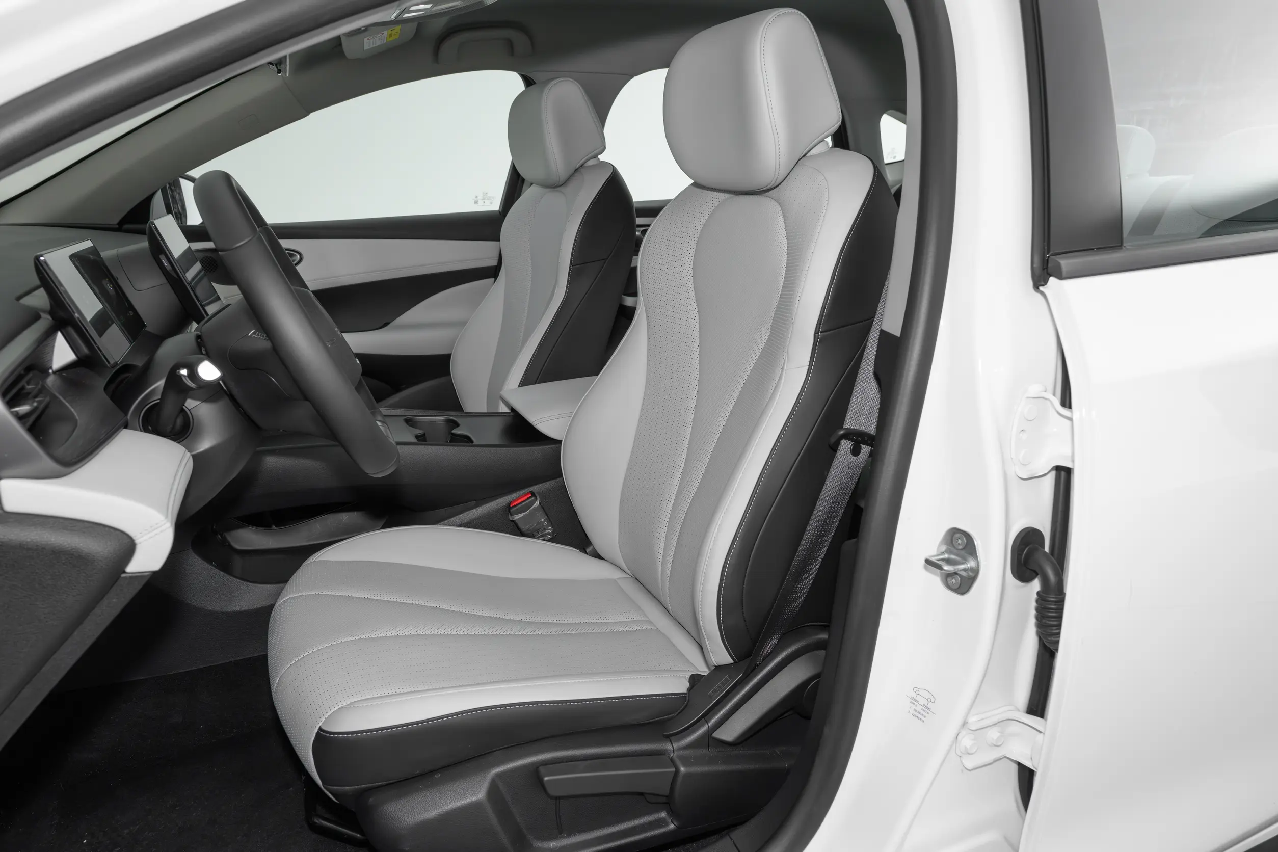 2026 BYD Seal 05 DM-i 128KM Luxury | Specs & Price