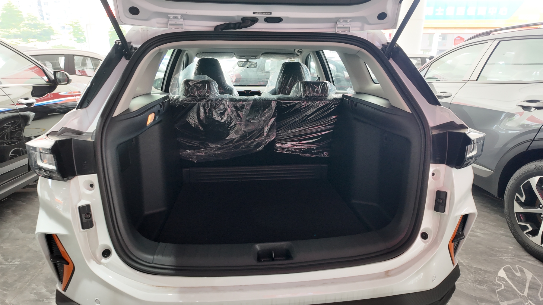 奕炫 GS 白色 1159