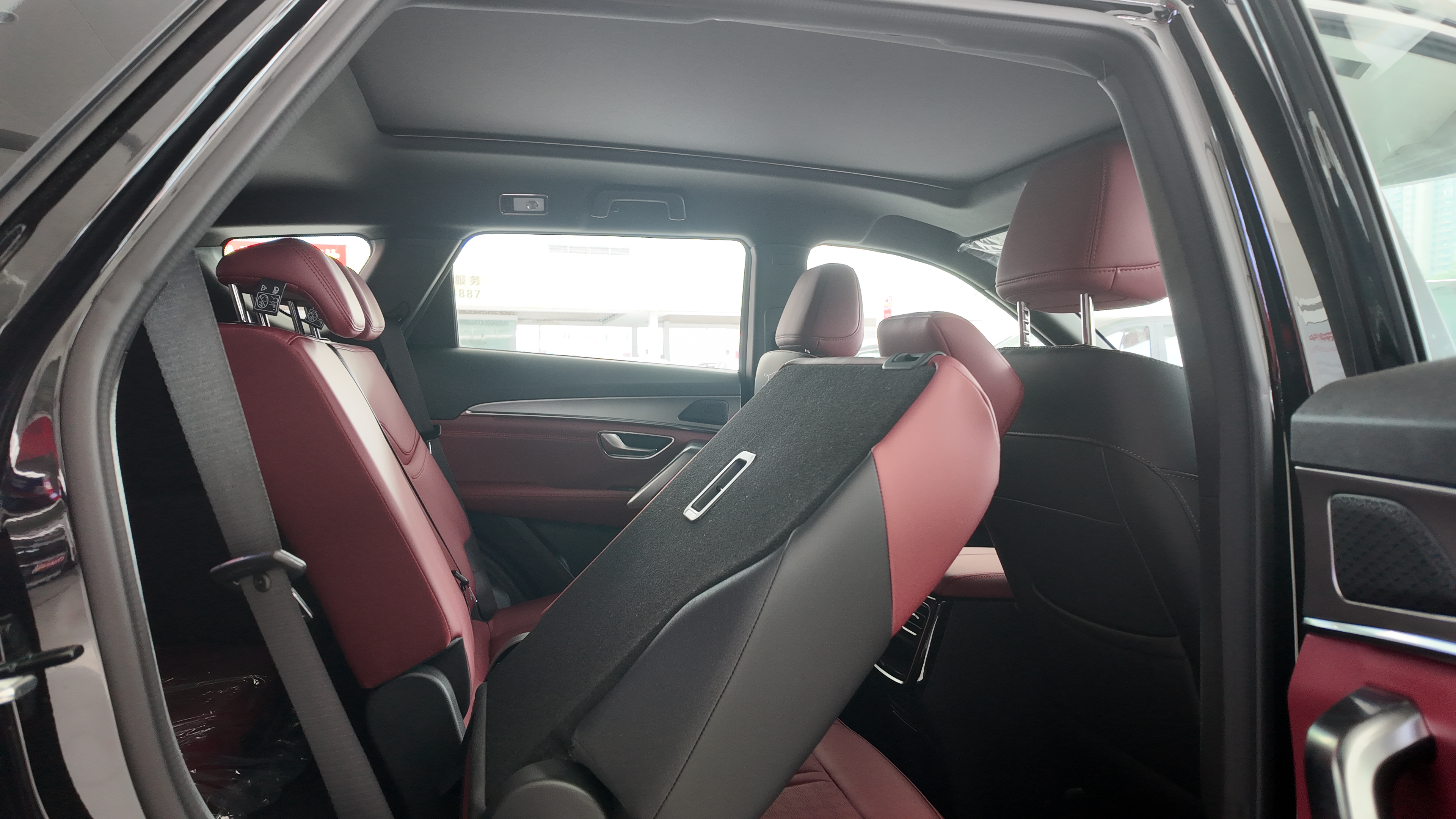 x70 plus 25款冠军版MAX 7座 1319 黑色