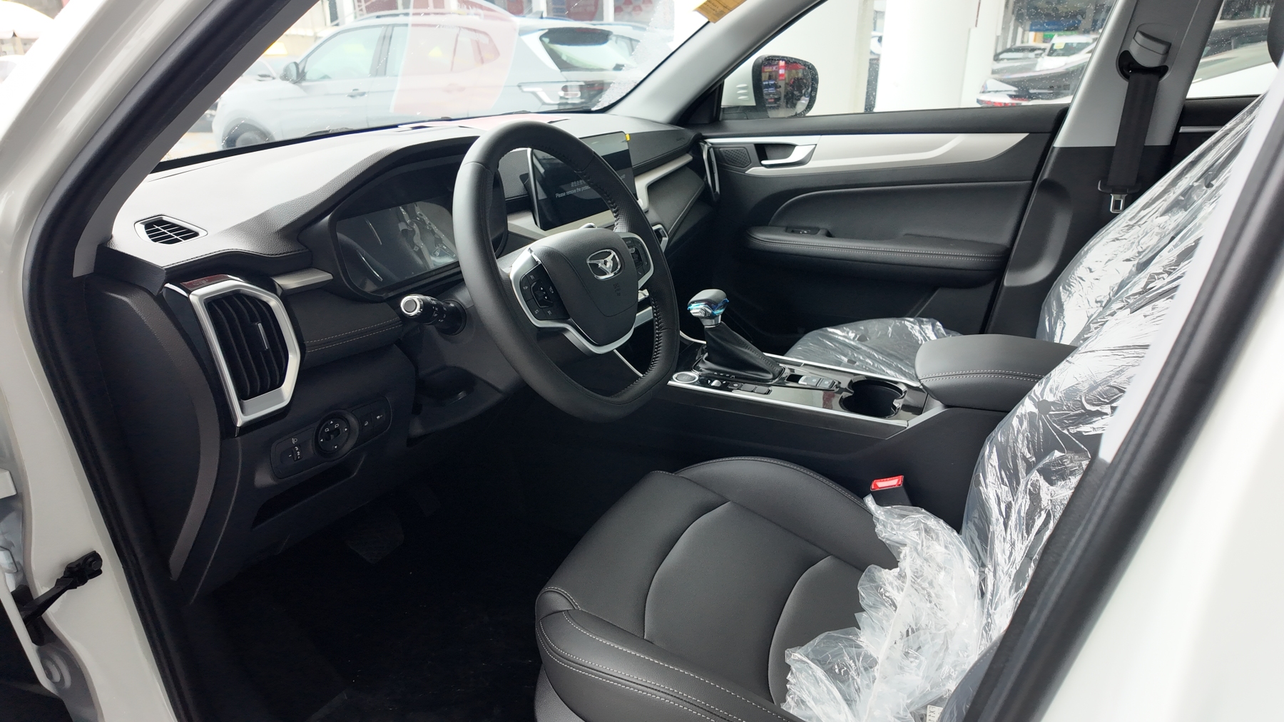 凯翼玄界Pro 1.5L CVT豪华版 799 白色