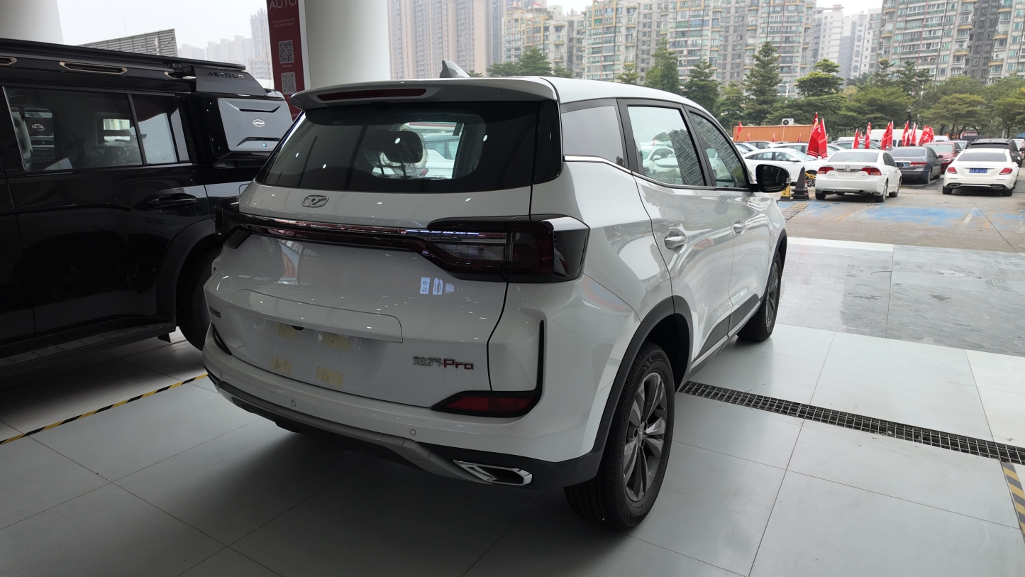 凯翼玄界Pro 1.5L CVT豪华版 799 白色