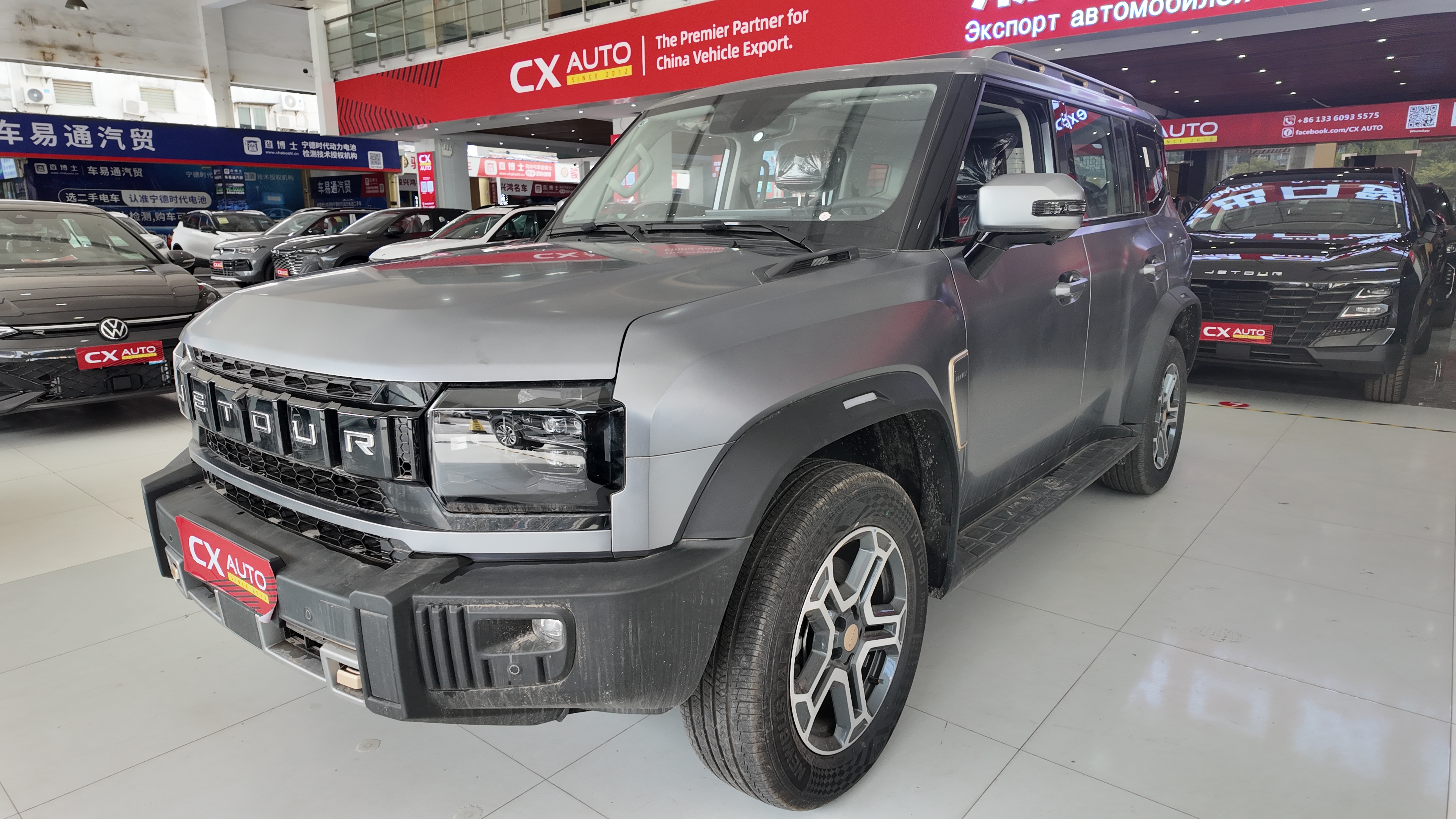 Jetour Traveler Exploration+ 1.5T - Fuel-Efficient SUV with Snapdragon 8155 & Large Touchscreen