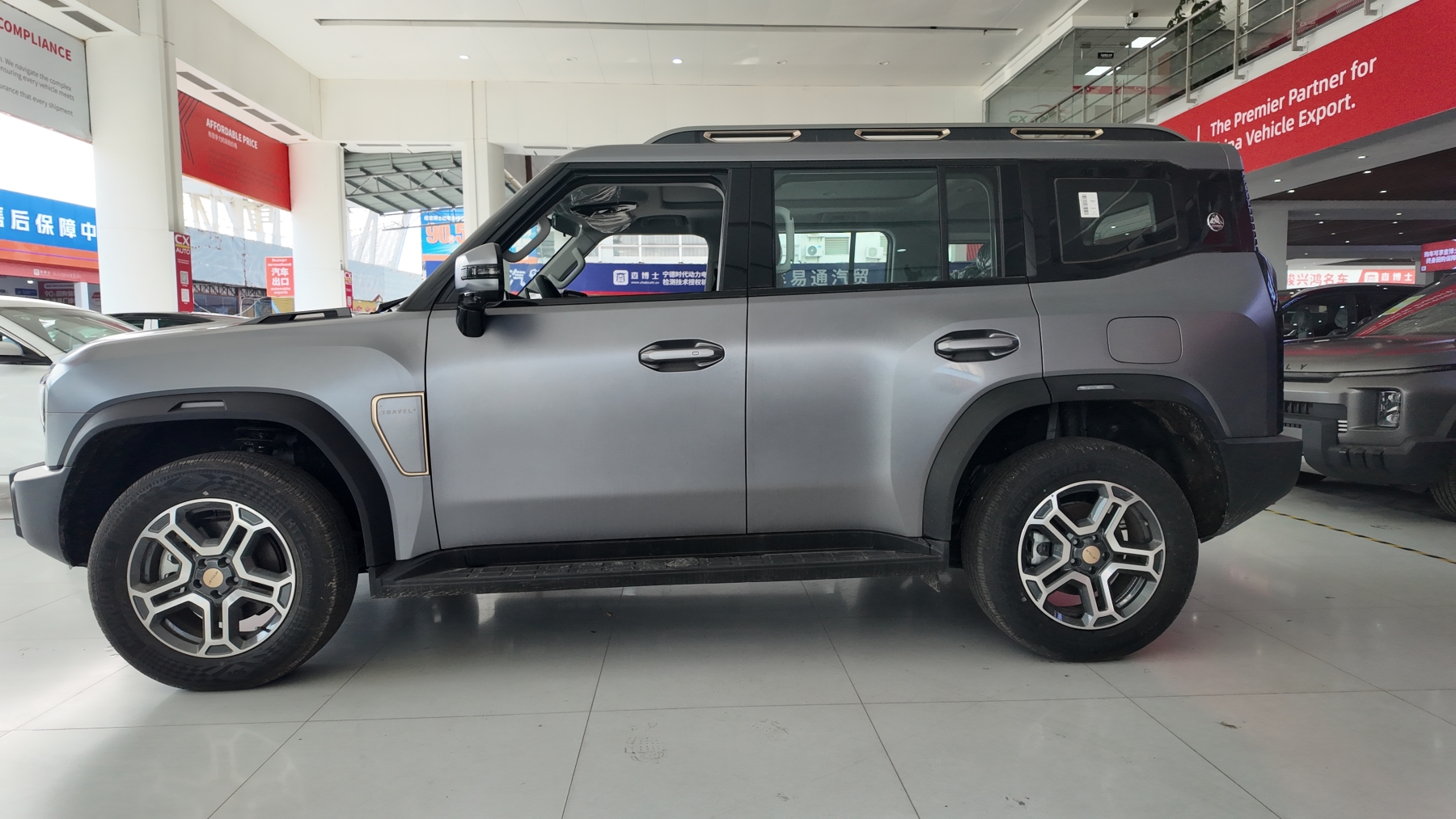 Jetour Traveler Exploration+ 1.5T - Fuel-Efficient SUV with Snapdragon 8155 & Large Touchscreen