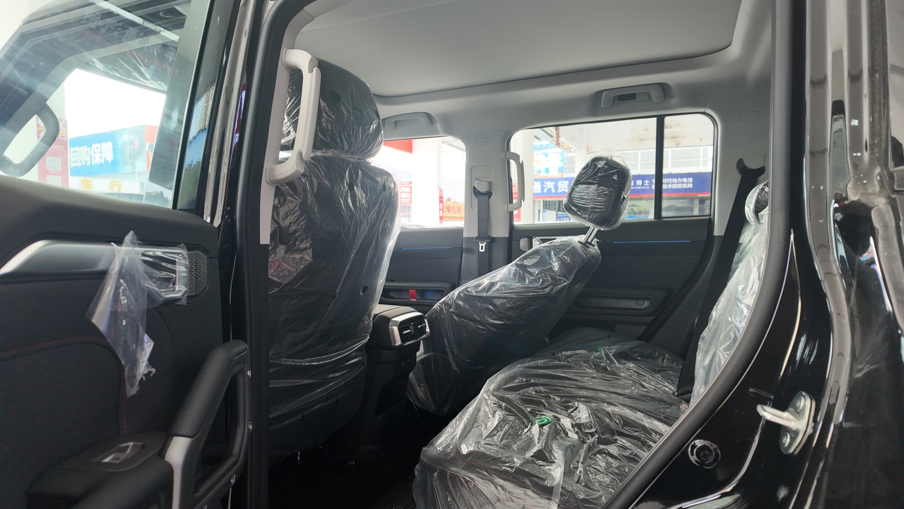 Jetour Traveler 1.5TD - Comfortable Urban SUV with Adaptive Cruise Control