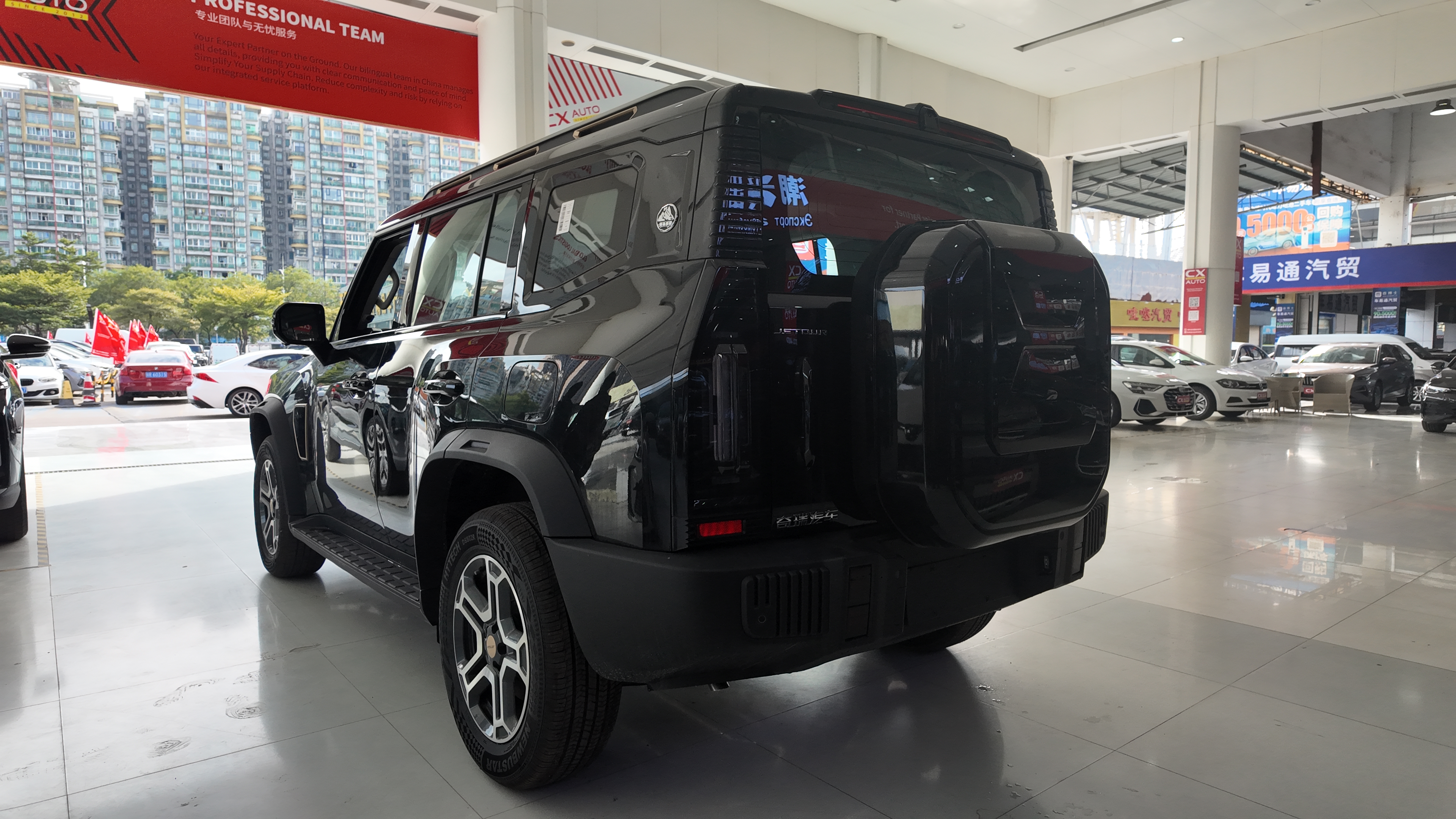 Jetour Traveler 1.5TD - Comfortable Urban SUV with Adaptive Cruise Control