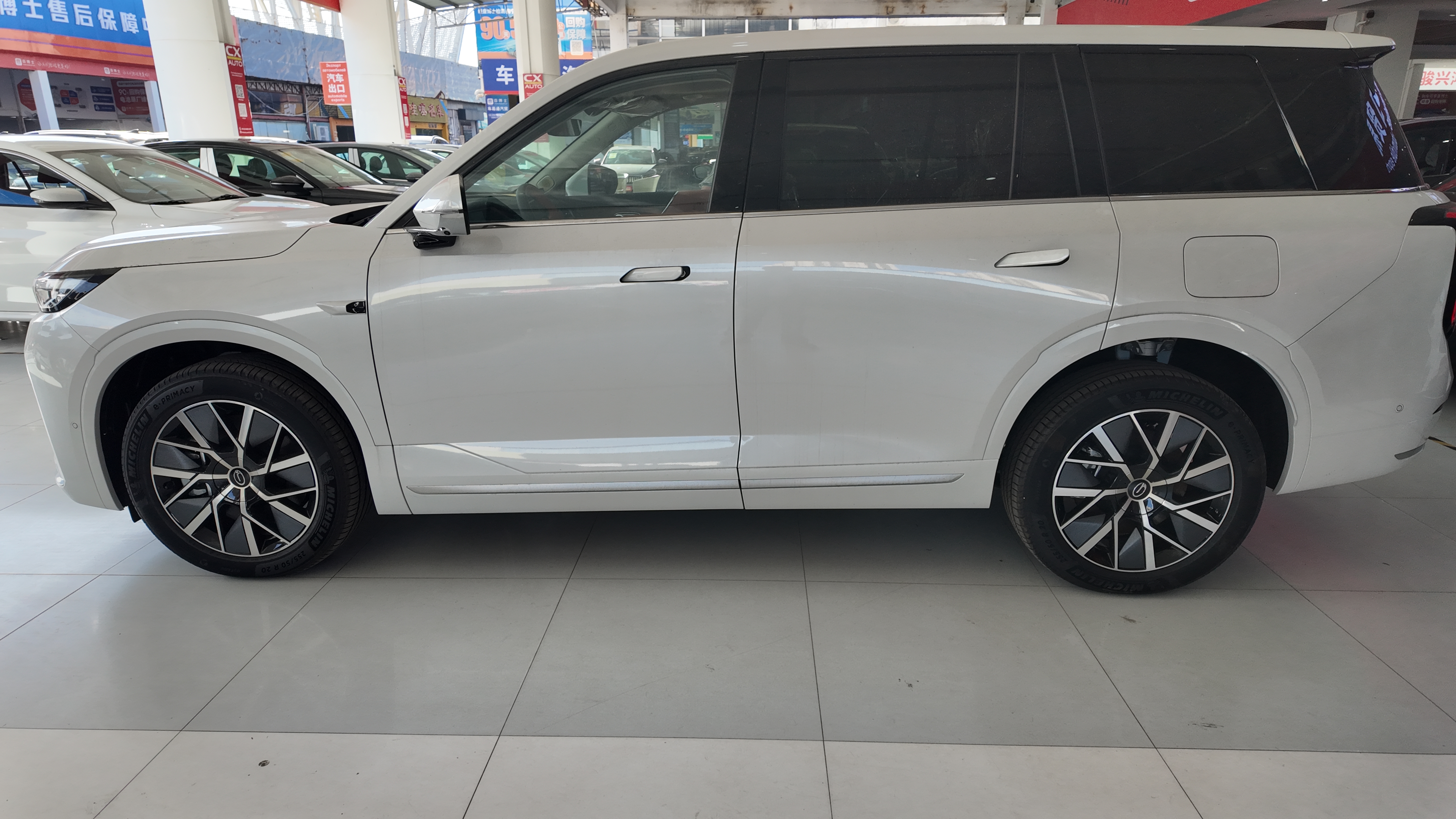 2025 Trumpchi S9 Ultra - 6-Seater Family MPV with Air Suspension & Extended Range