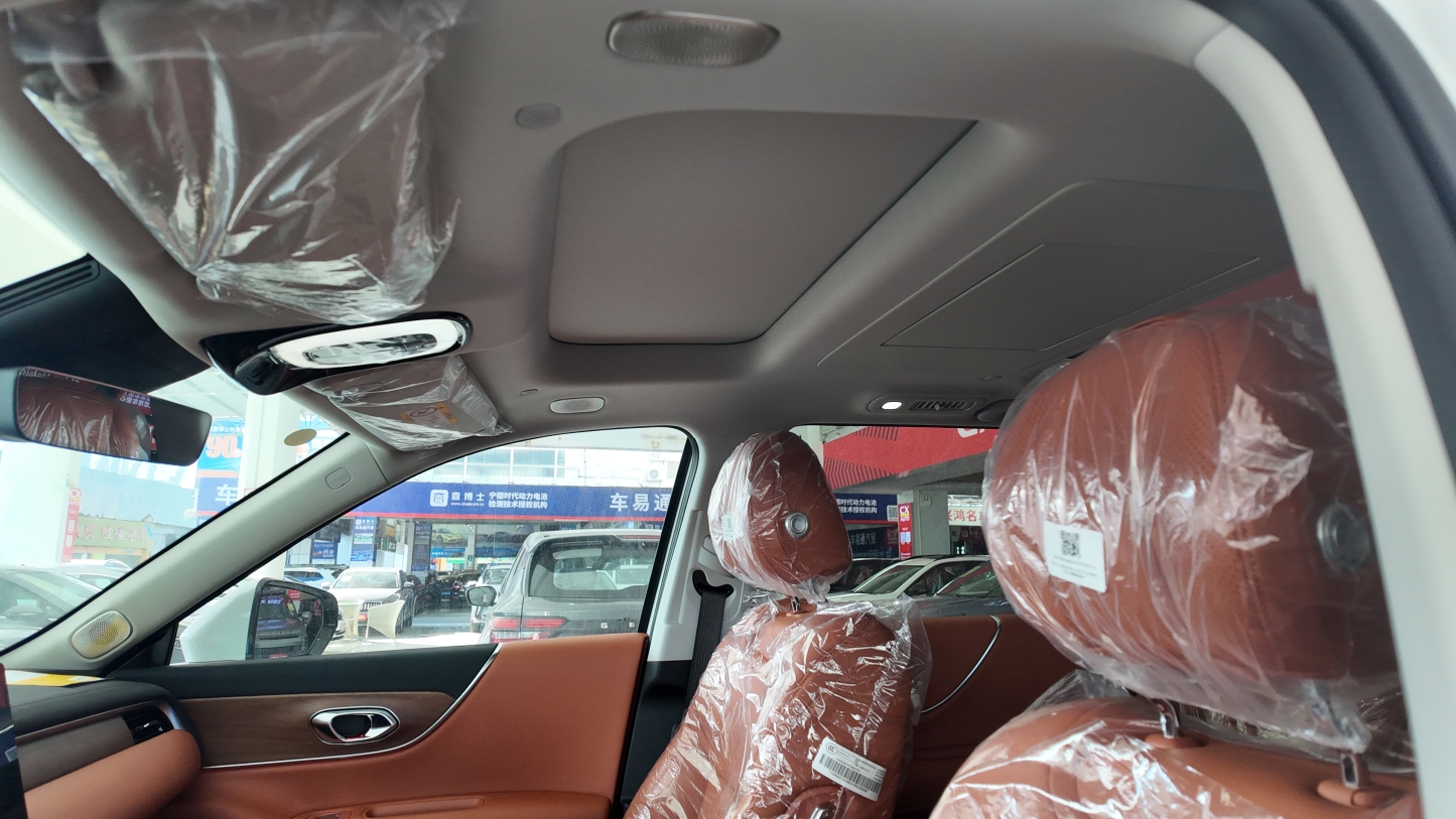 2025 Trumpchi S9 Ultra - 6-Seater Family MPV with Air Suspension & Extended Range