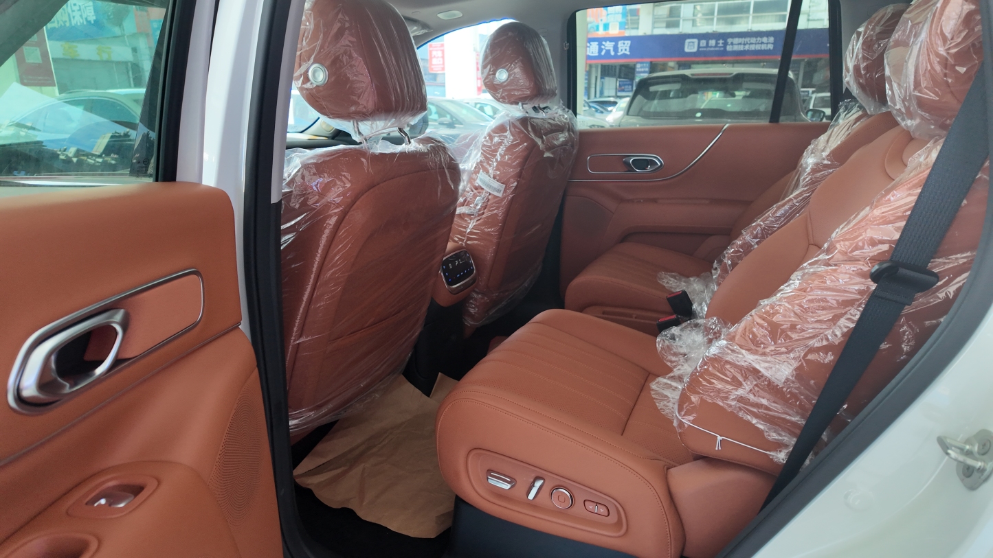 2025 Trumpchi S9 Ultra - 6-Seater Family MPV with Air Suspension & Extended Range