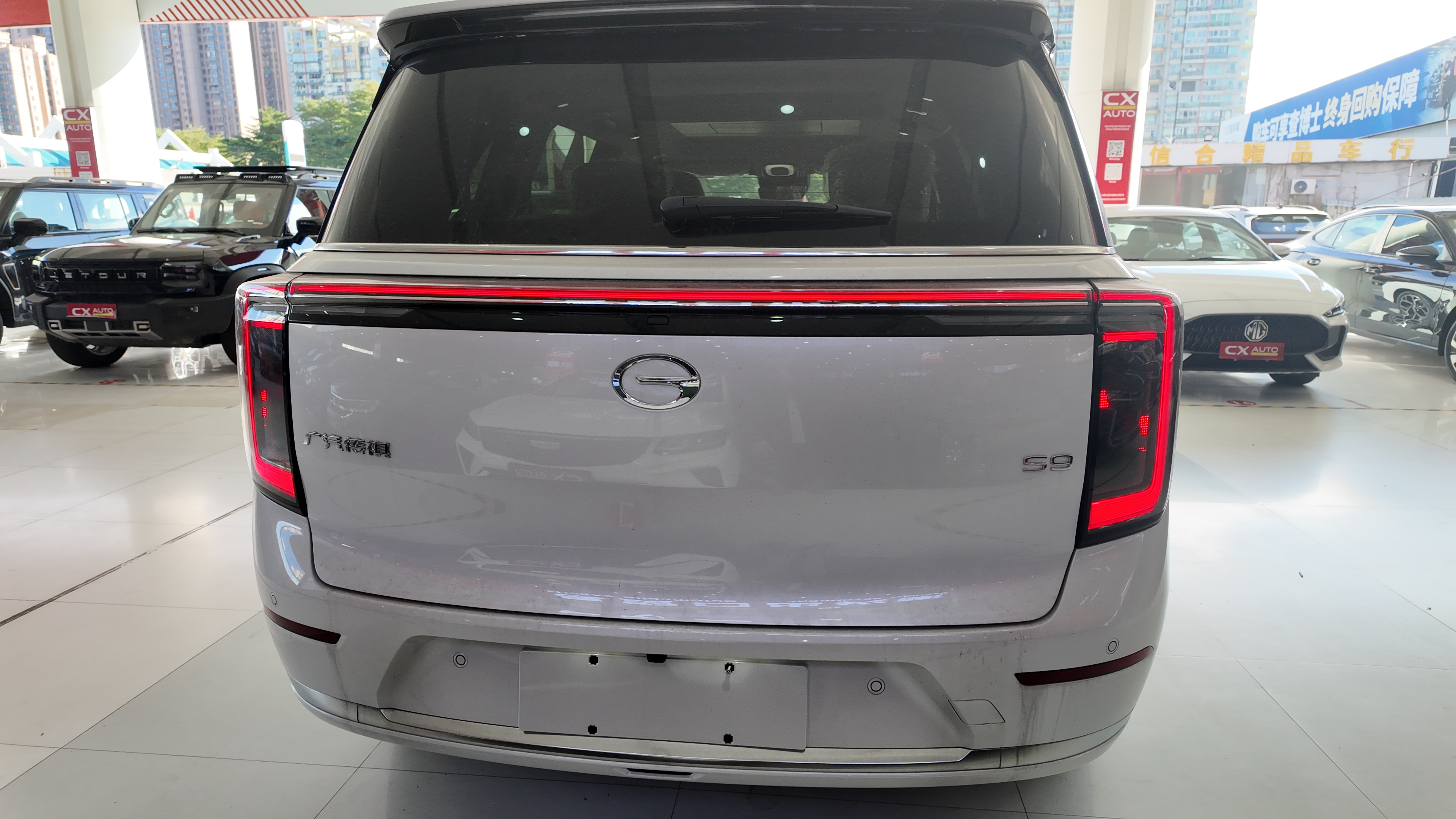 2025 Trumpchi S9 Ultra - 6-Seater Family MPV with Air Suspension & Extended Range