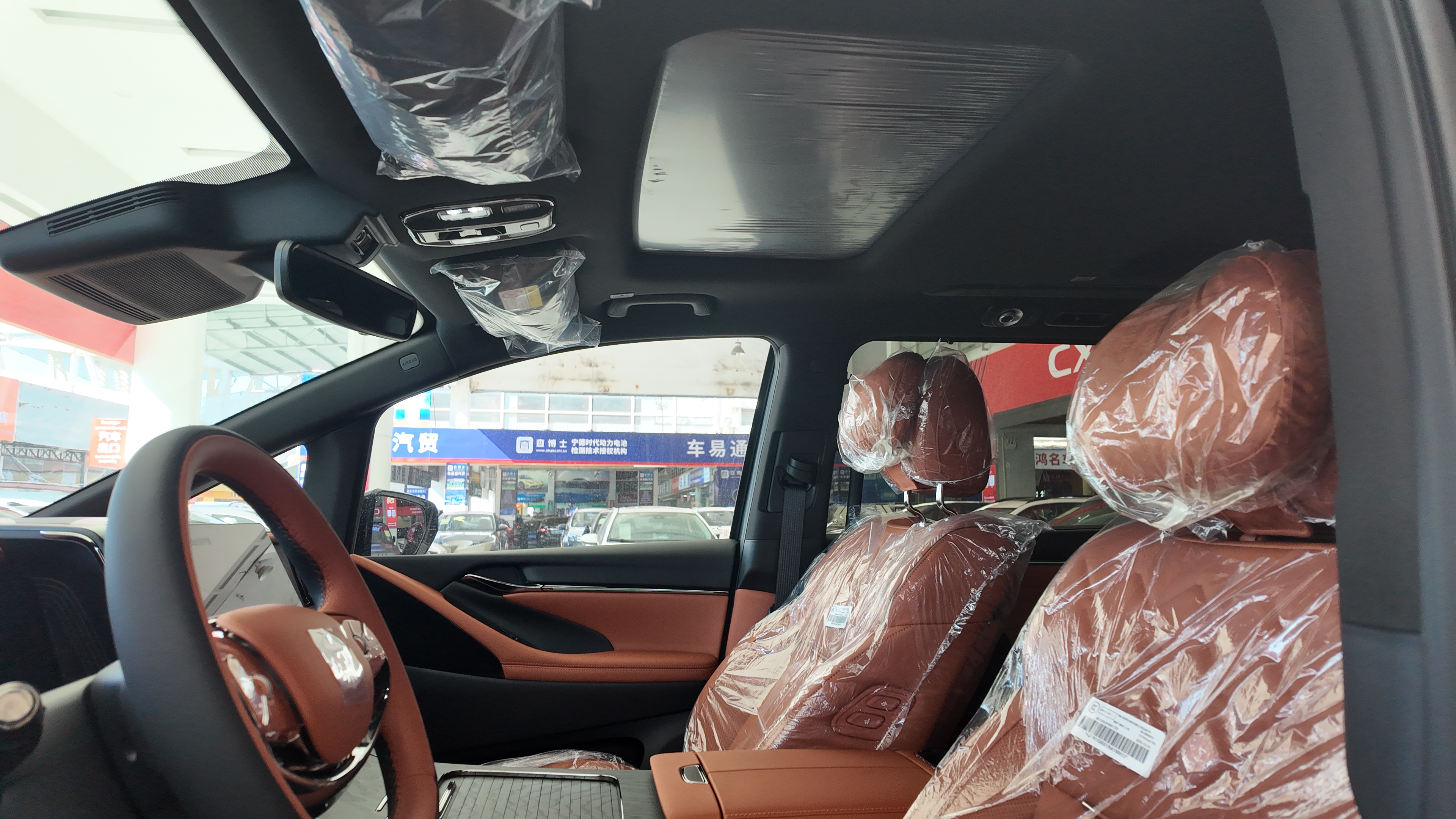 GAC M8 2025 Hongmeng Cockpit - 2.0T Hybrid + L2+ Driving Assistance Family MPV