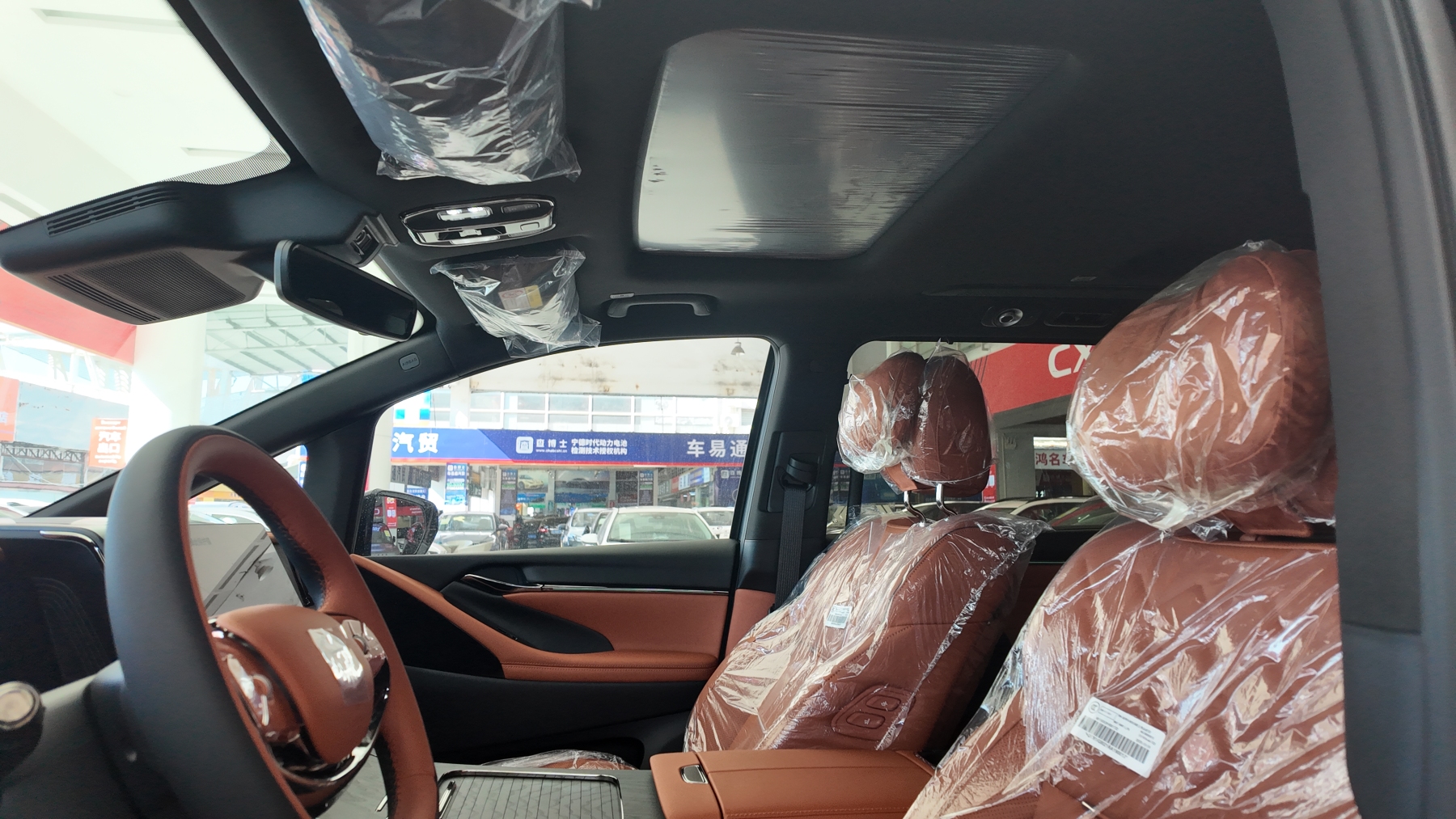 GAC M8 2025 Hongmeng Cockpit - 2.0T Hybrid + L2+ Driving Assistance Family MPV