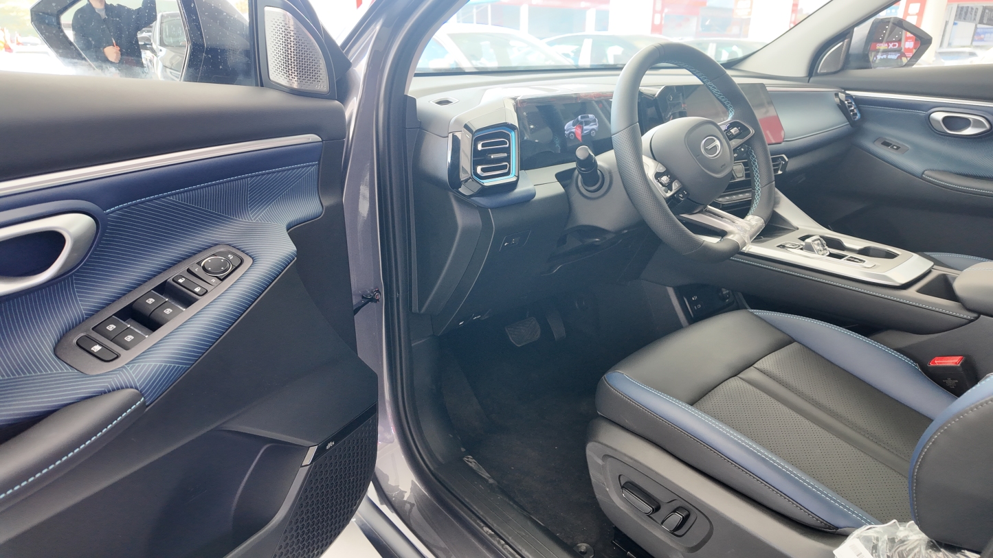 2025 Trumpchi GS3 R-Style Edition - Turbocharged SUV with Sport Kit & Panoramic Sunroof