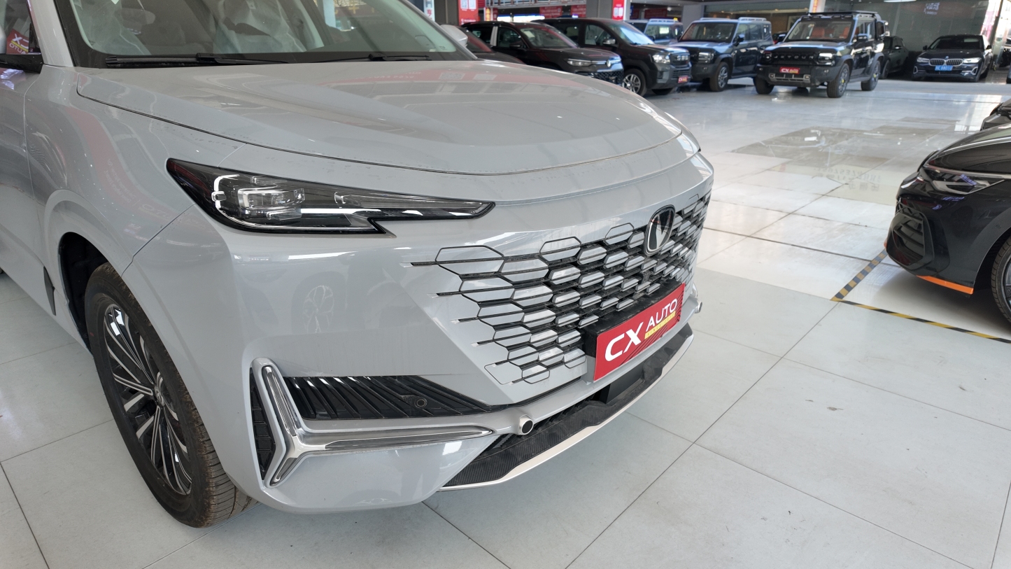 UNI-K 2.0T All-Wheel Drive - Panoramic Sunroof + Sony Audio Luxury SUV