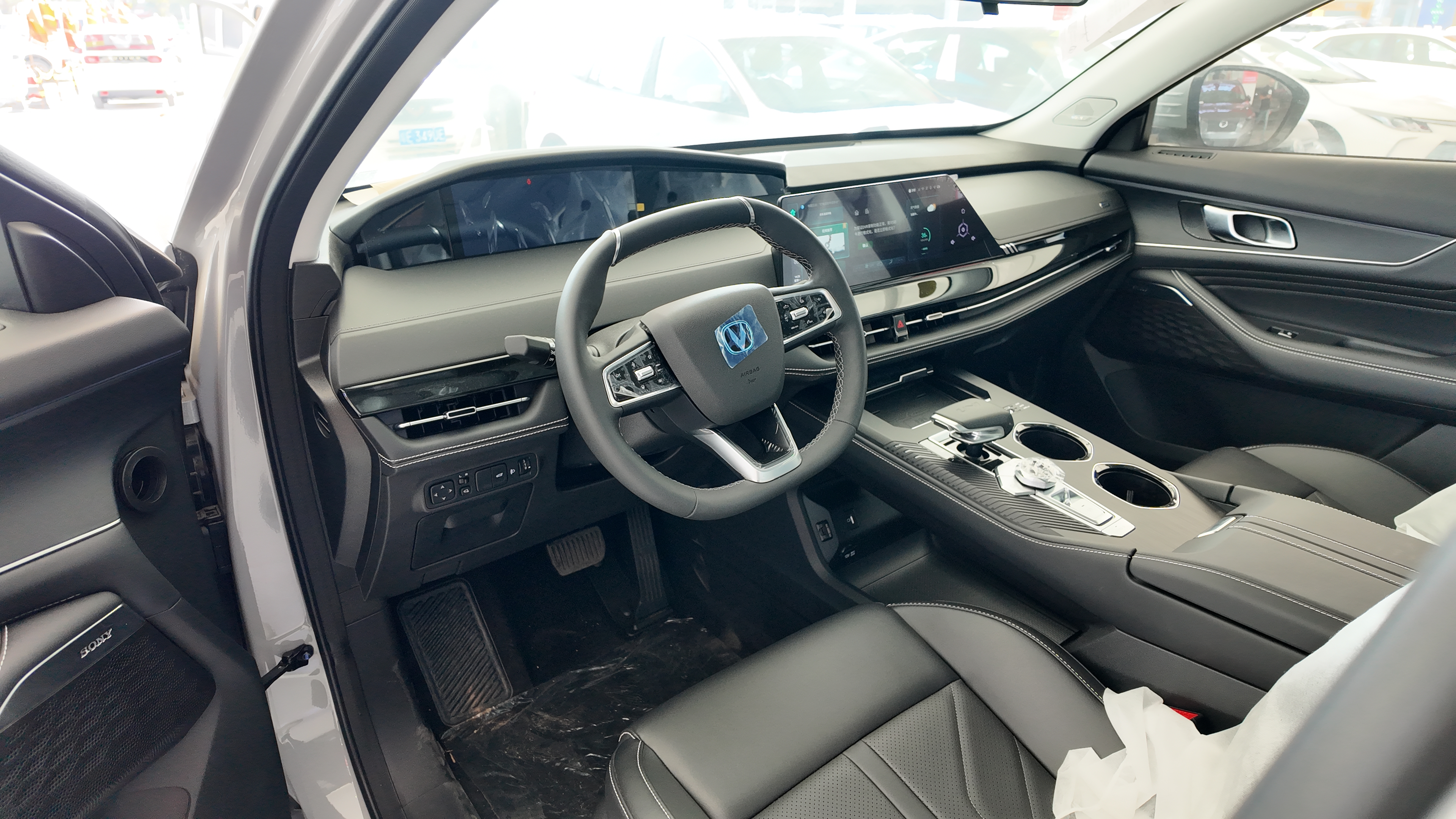 UNI-K 2.0T All-Wheel Drive - Panoramic Sunroof + Sony Audio Luxury SUV