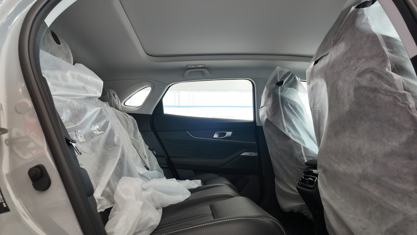 UNI-K 2.0T All-Wheel Drive - Panoramic Sunroof + Sony Audio Luxury SUV