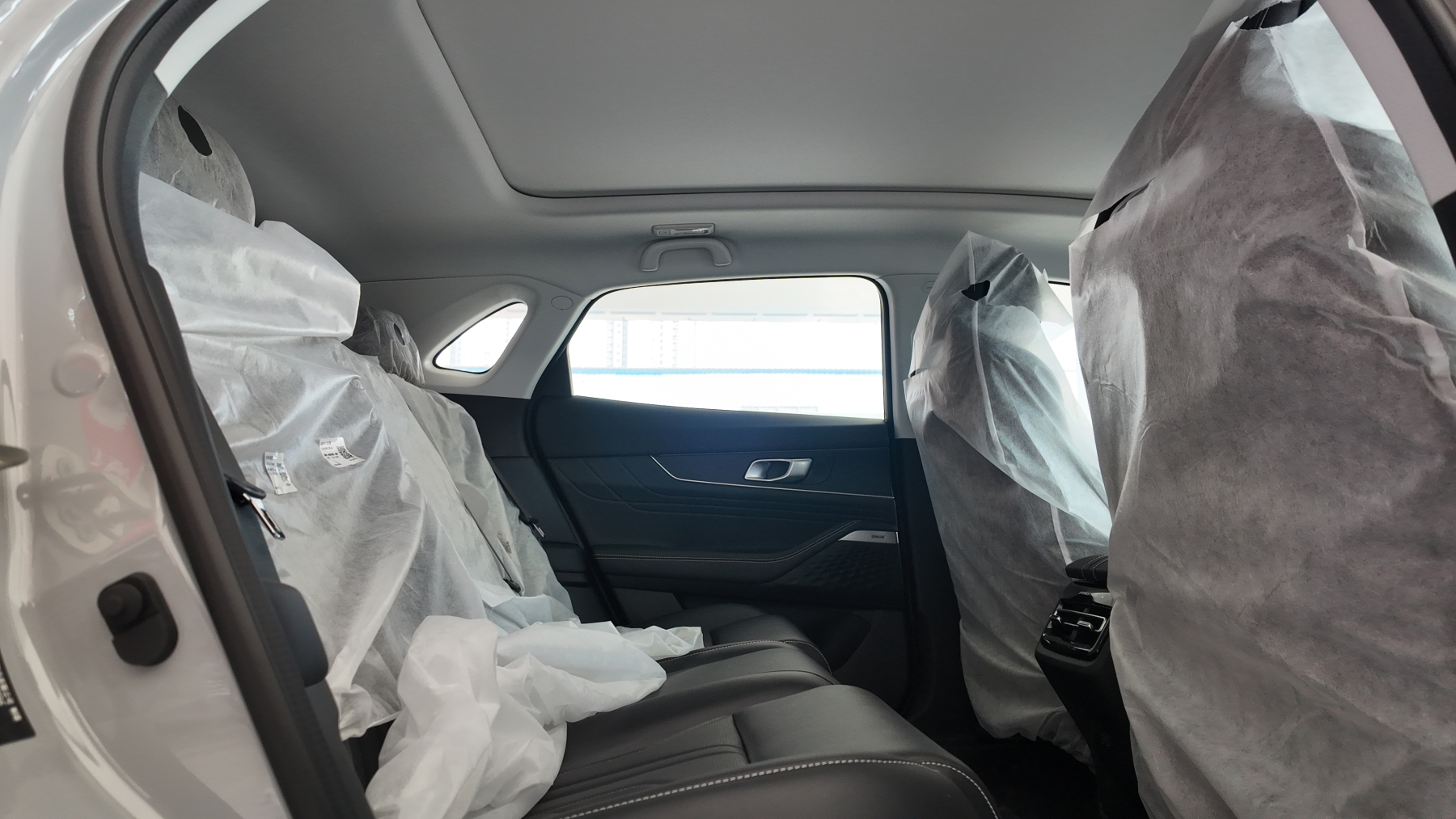 UNI-K 2.0T All-Wheel Drive - Panoramic Sunroof + Sony Audio Luxury SUV