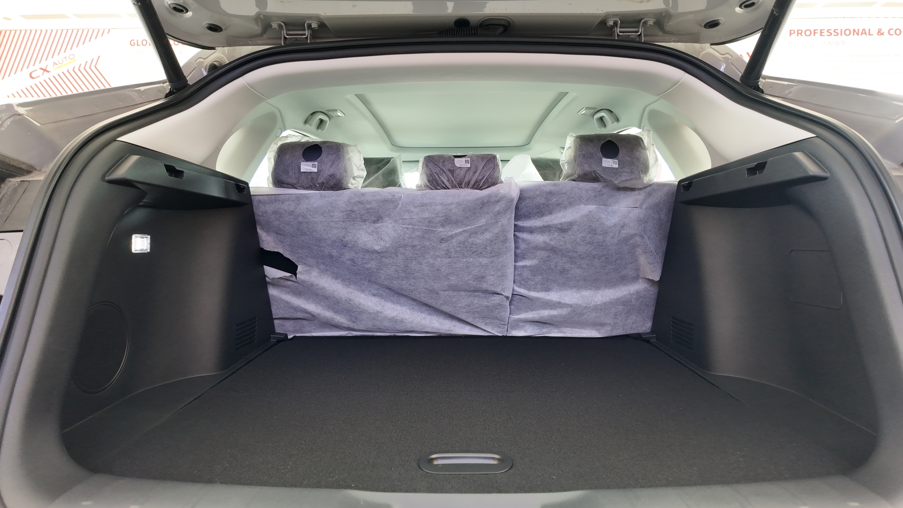 UNI-K 2.0T All-Wheel Drive - Panoramic Sunroof + Sony Audio Luxury SUV