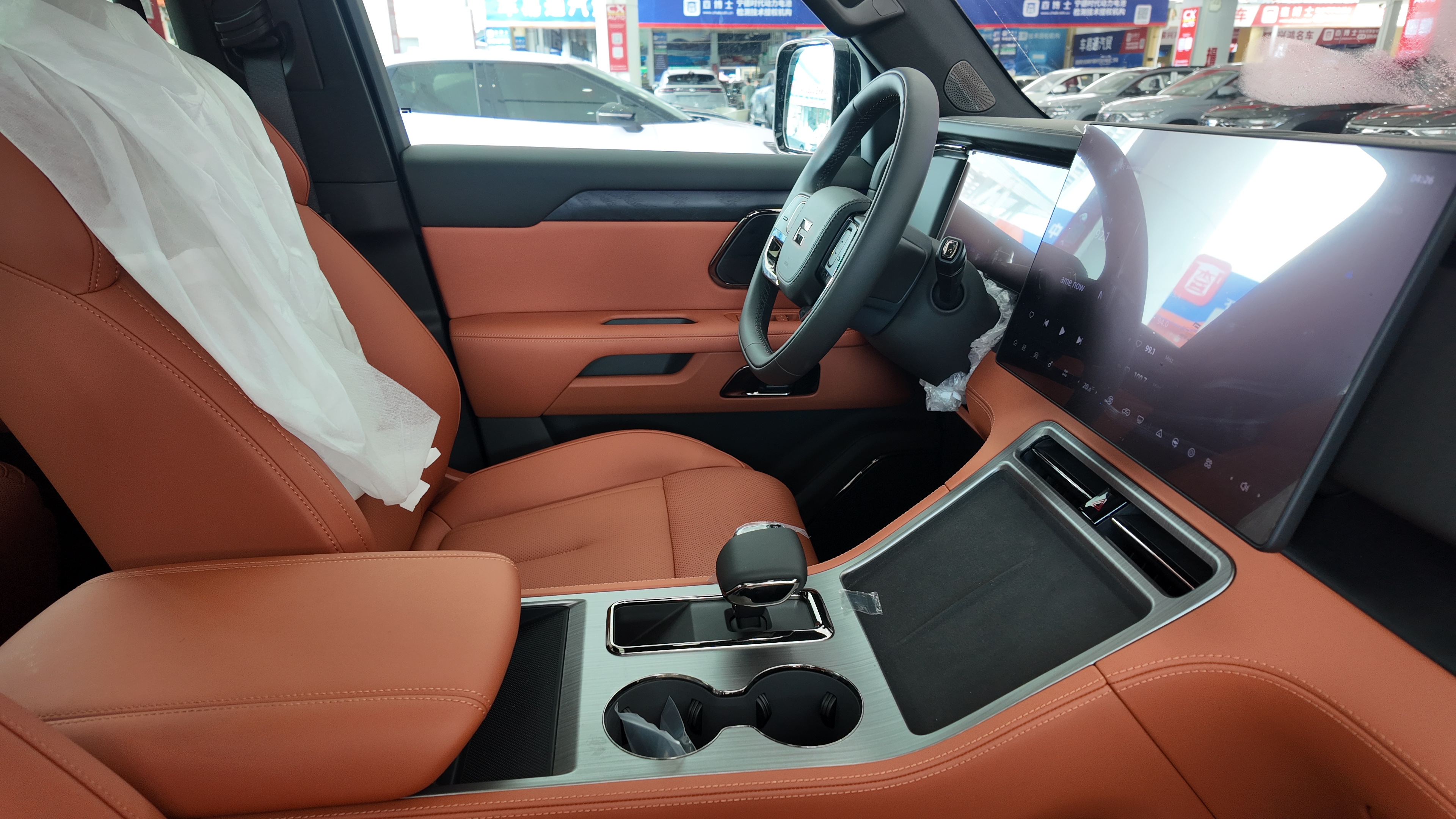 ROX 01 Max 7-Seater Long Range Extended Range SUV – 306km EV, 1362km Total, 350kW 4WD | CxAuto Export