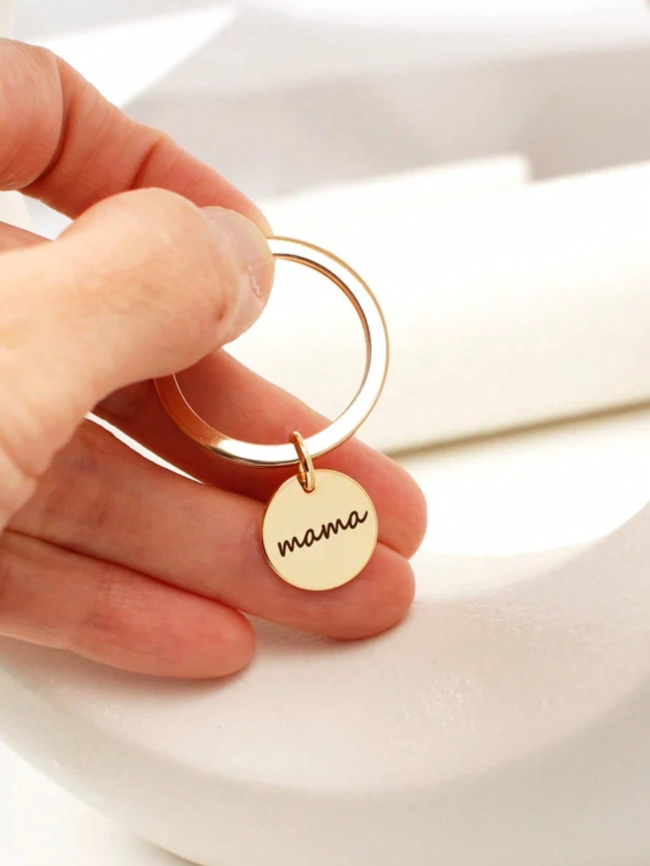  1 pc/set Personalized Birthstone Keychain with Engraved Name, Metal Keychain for Mama, Leaf Initial Design, Heart-Shaped Pendant, Customizable Mothers Day Gift, Perfect for Birthdays, Anniversaries, and Celebrations