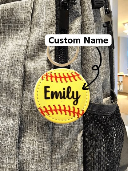 1 Piece 5 x 5 cm PU Vegan Leather Custom Name Softball Key Chain, Personalized Sports Team Key Ring, Customizable Name, Durable, Soft & Stylish, Ideal for Gifts, Birthday, Sports Events, Team Celebrations, or Everyday Use