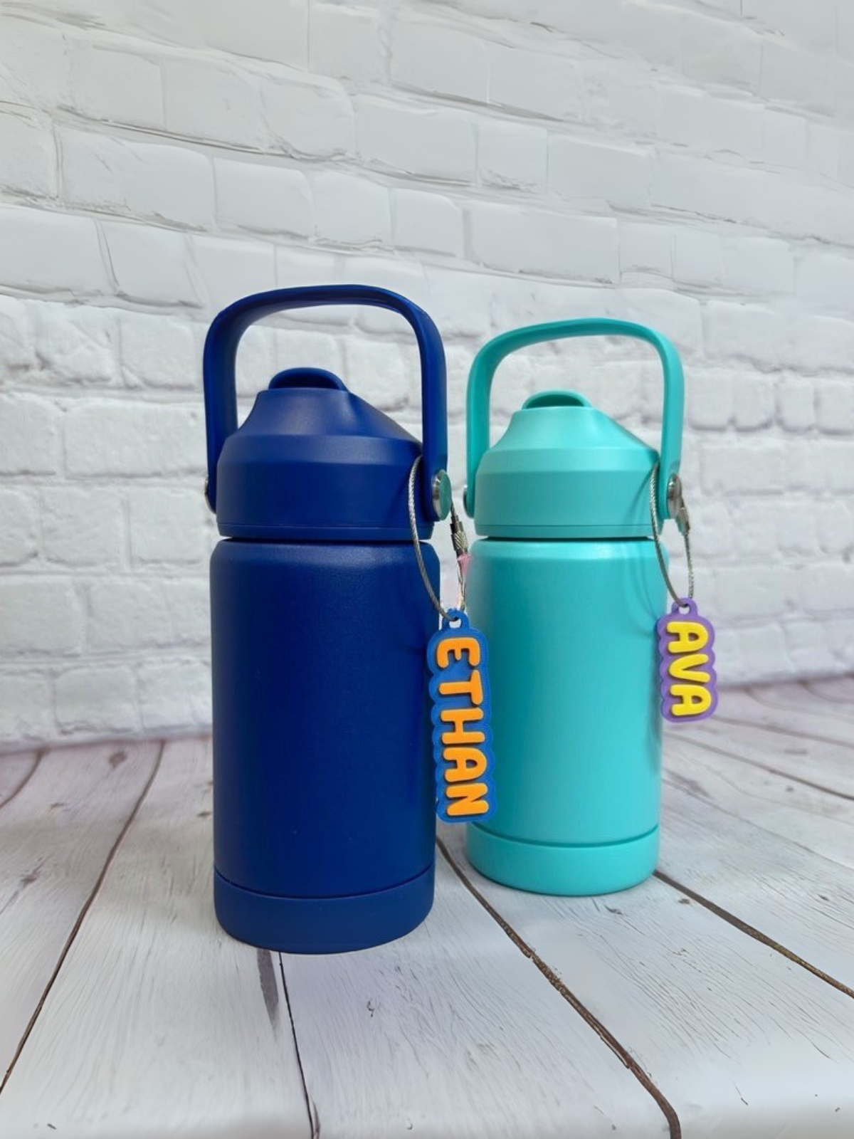 1 pcs Water Bottle Name Tag,Capital Letter Name Keychain,Small Name Tag With Wire,Personalized Name Tag,Bookbag Name Tag