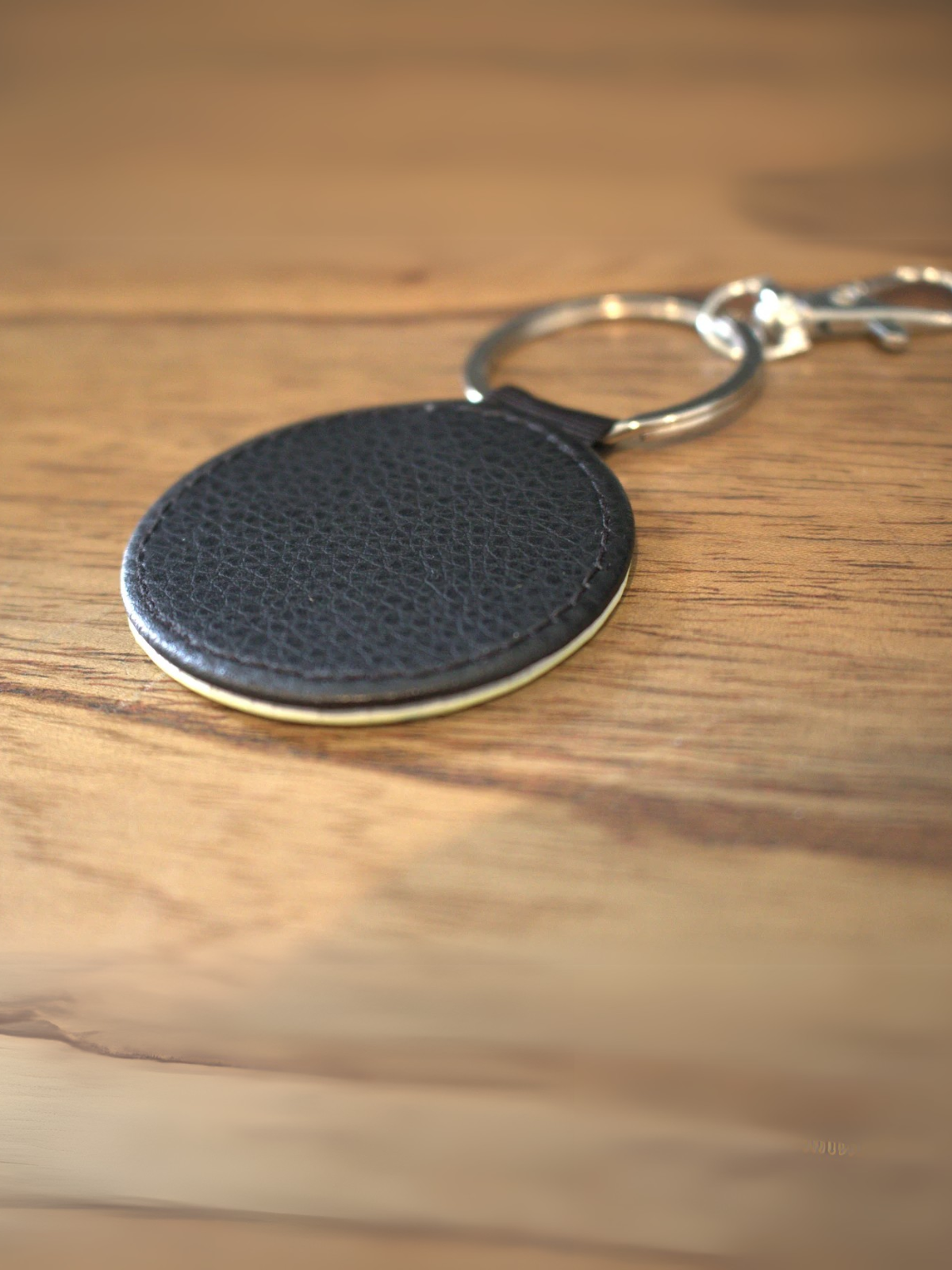 1PC Compact Custom Name Baseball Keychain,Personalized Faux Leather Sports Key Ring for Him, Classic Baseball Stitch Design with Engraved Name or Jersey Number, Durable Handmade Round Key Fob with Red Stitch Embroidery, Minimalist Sports Gift for Coach, T