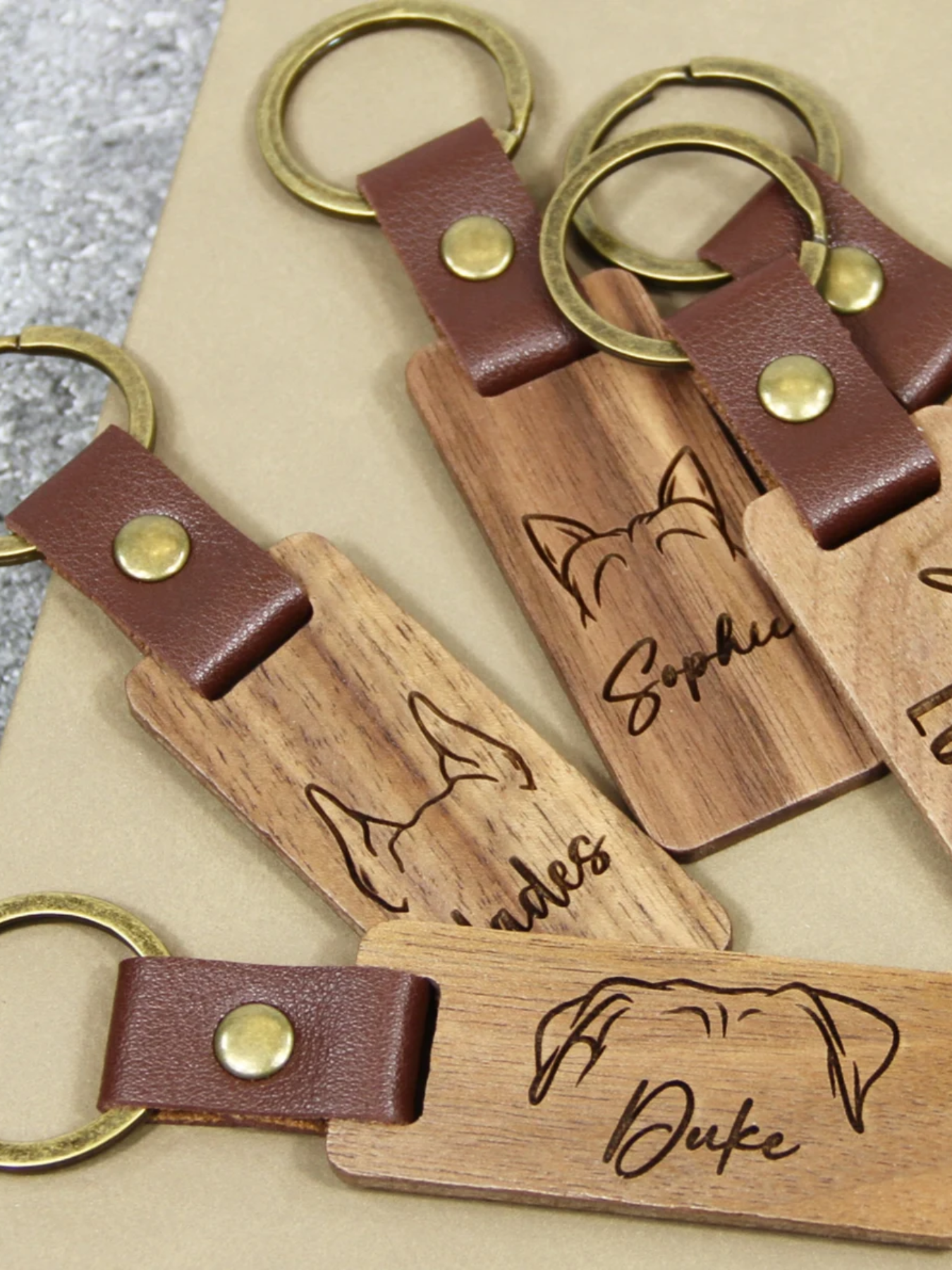 1 Piece Engraved Custom Dog Ear Keychain, New Puppy Gift, Bulk Gift, Dog Owner Gift Pet Sympathy Gift Personalized Dog Memorial Gift, Dog Lover Gift
