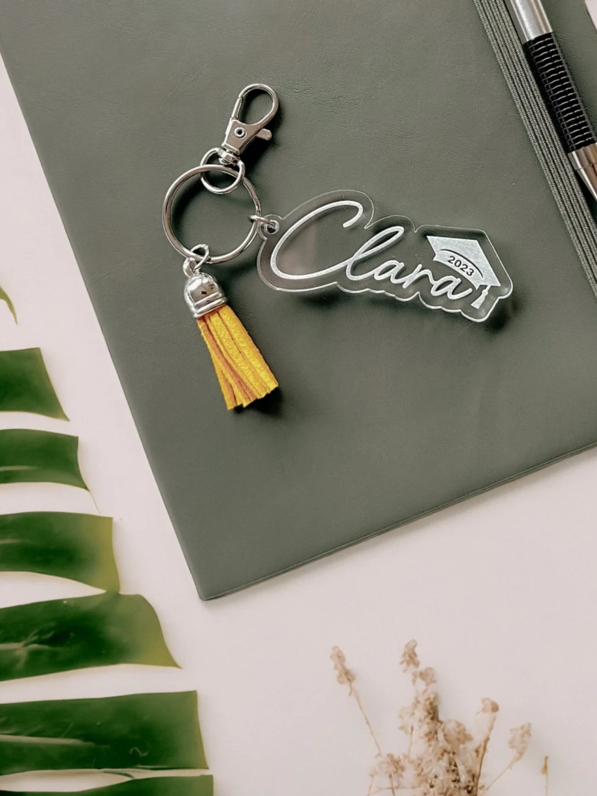 1 Piece Personalized Graduation Keychain Gift, Graduation Gift for Her, Gift for Him, Senior School Graduation Gift, Class of 2025, Handmade Gift