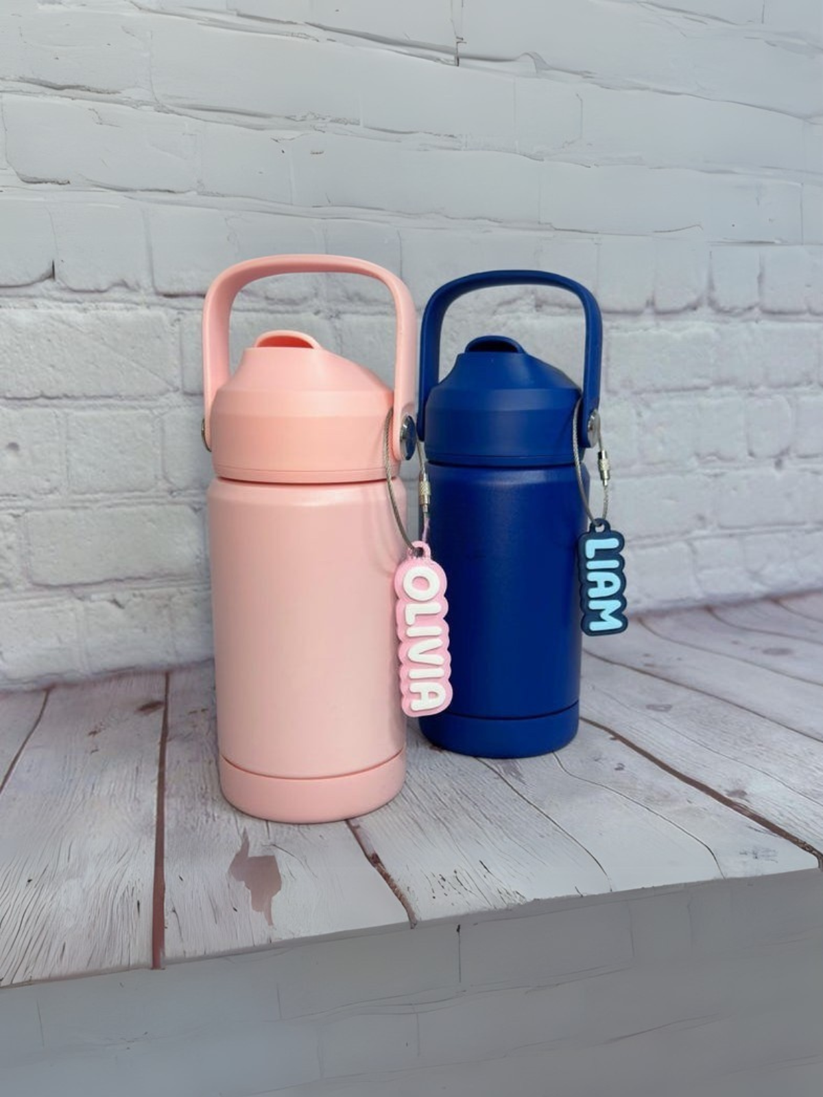 1 pcs Water Bottle Name Tag,Capital Letter Name Keychain,Small Name Tag With Wire,Personalized Name Tag,Bookbag Name Tag