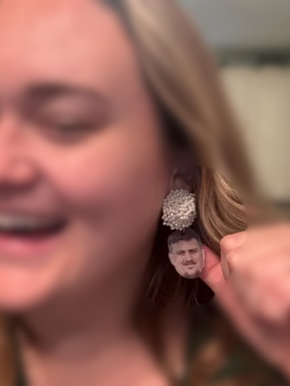 1 Pair Custom Photo Fiancé Face Wedding Earrings, Elegant Bridal Style Customizable Portrait/Color Round Shape with Photo Charm Accents, Hypoallergenic Lightweight Personalized Bride-to-Be Jewelry for Weddings/Bachelorette/Anniversaries
