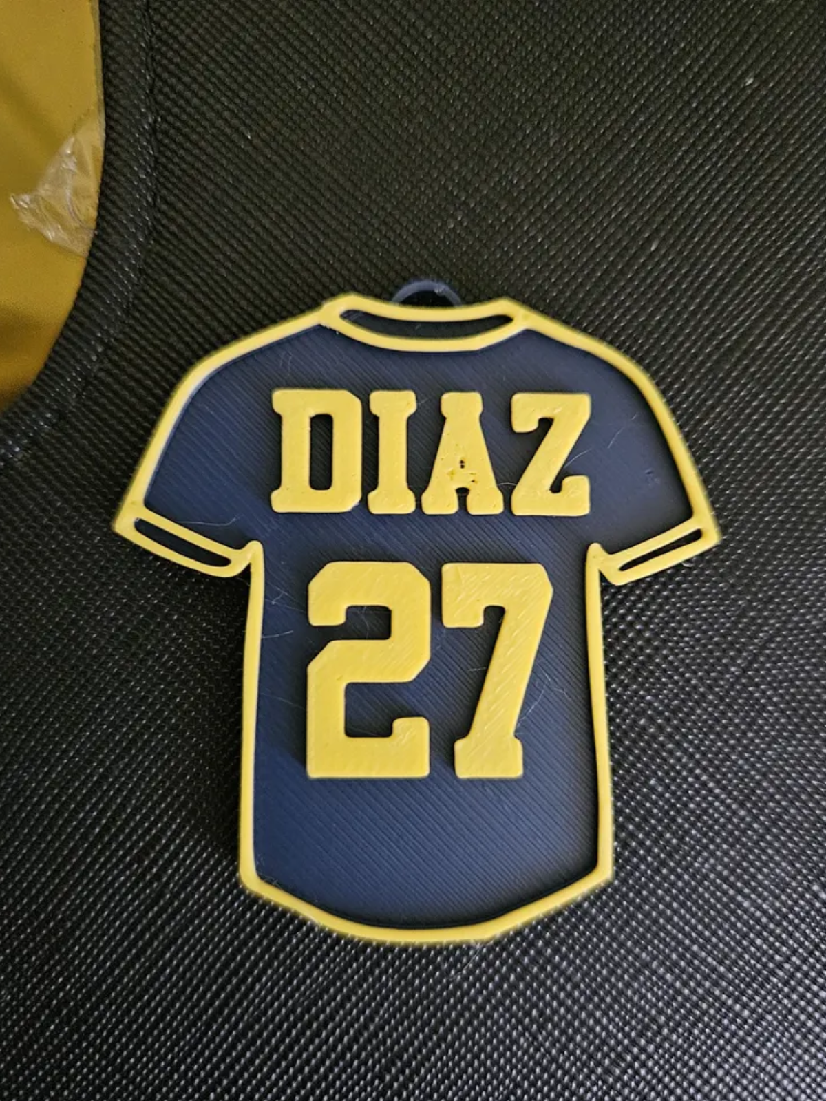 1-Pack Customizable 3D Printed Plastic Keychain Bag Tag, Sports Jersey Shaped Personalized Name & Number Gift for Team Players Fans Birthdays Game Day Souvenirs