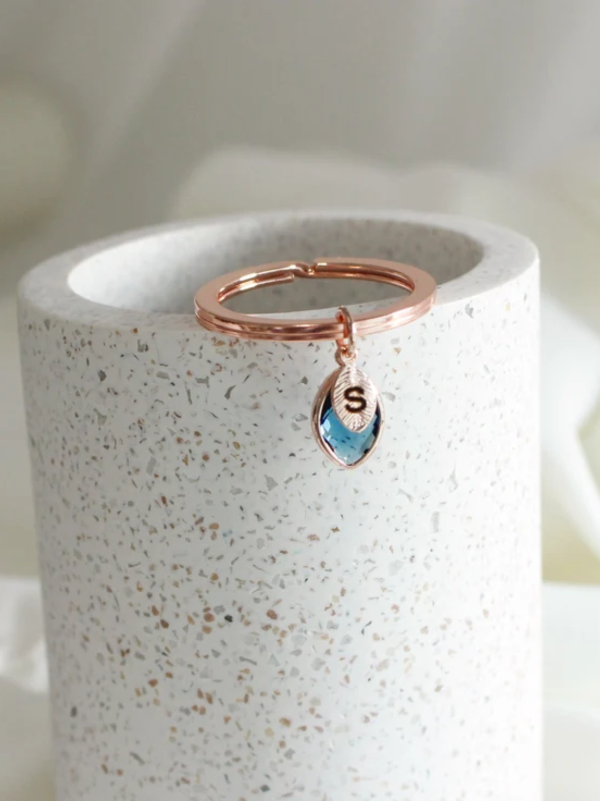 1 pc/set Personalized Birthstone Keychain with Engraved Name, Metal Keychain for Mama, Leaf Initial Design, Heart-Shaped Pendant, Customizable Mothers Day Gift, Perfect for Birthdays, Anniversaries, and Celebrations