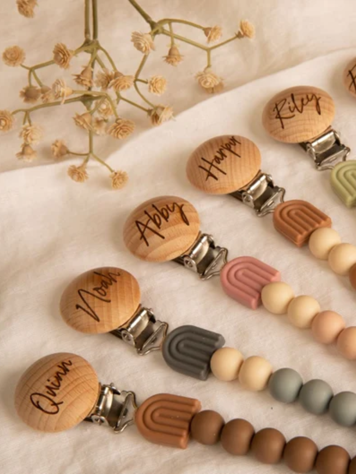 1 Piece Customizable Rainbow Silicone & Nylon Clip – Adjustable Name Engraved Holder Chain, Neutral Earthy Circular Design, Personalized Accessory for Everyday Use