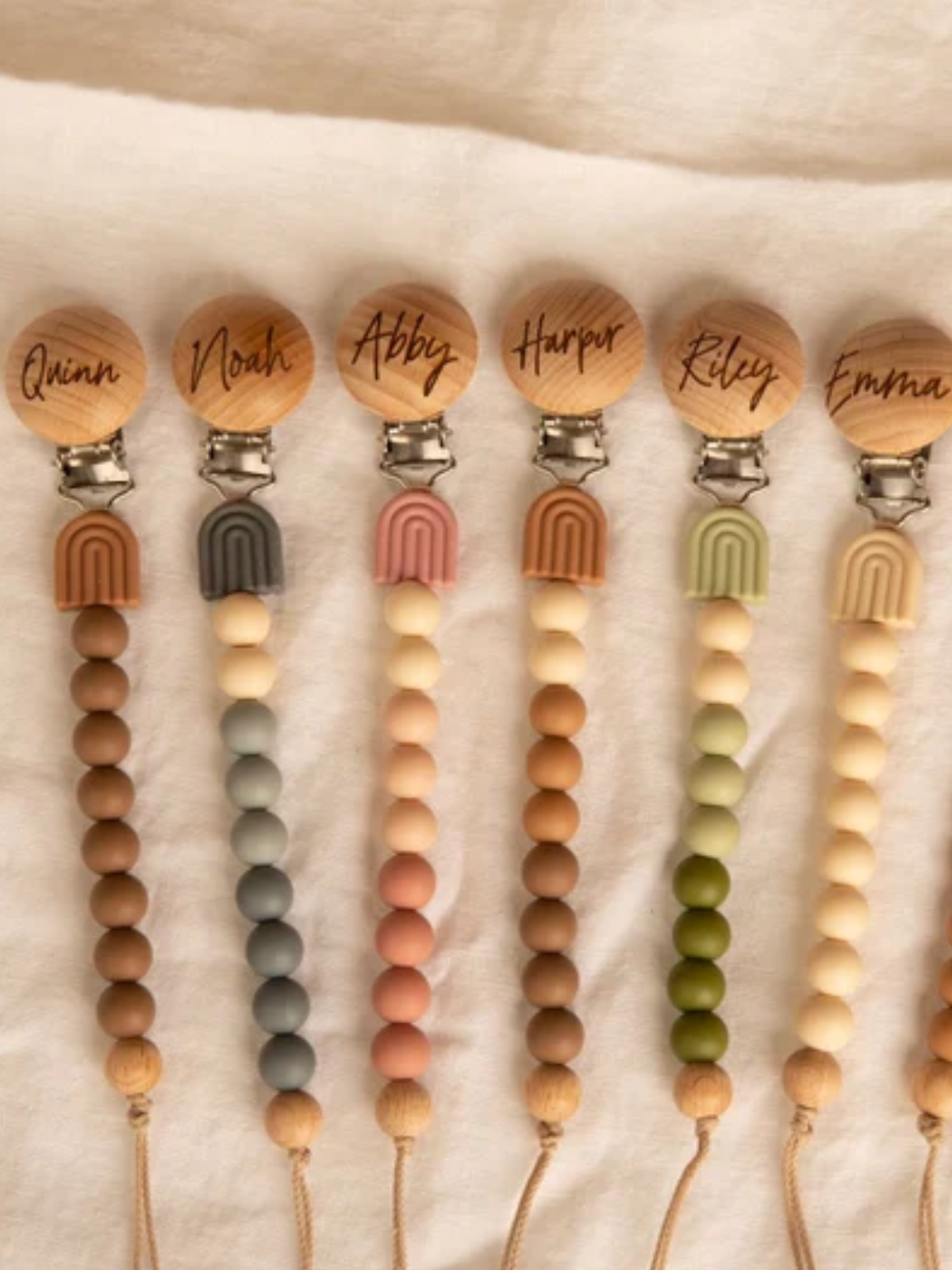 1 Piece Customizable Rainbow Silicone & Nylon Clip – Adjustable Name Engraved Holder Chain, Neutral Earthy Circular Design, Personalized Accessory for Everyday Use