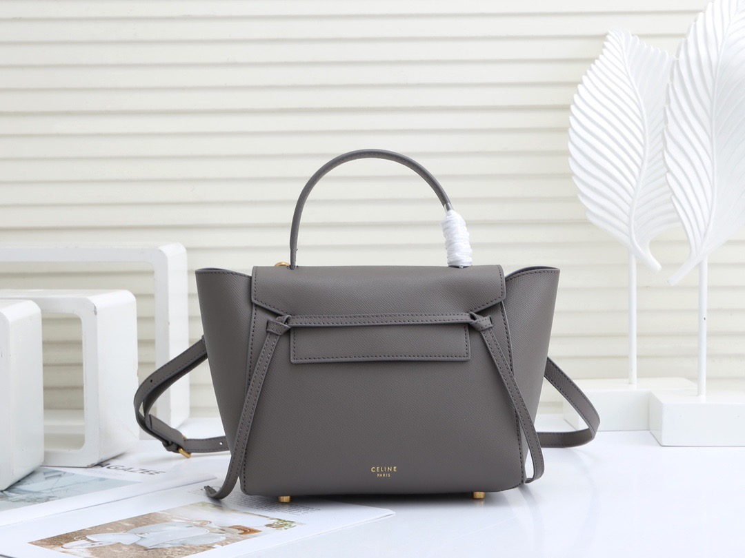 CELINE ベルトバッグマイクロ　グレインドカーフスキン