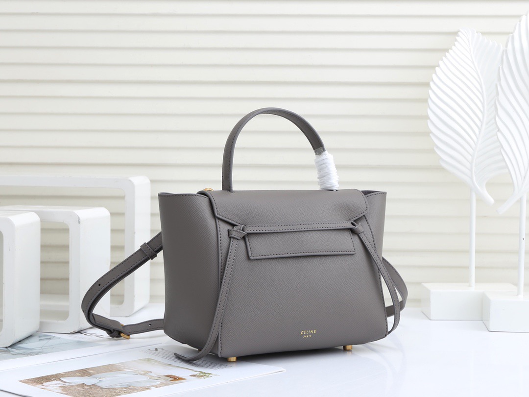 CELINE ベルトバッグマイクロ　グレインドカーフスキン