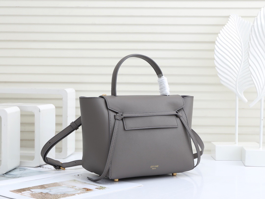 CELINE ベルトバッグマイクロ　グレインドカーフスキン