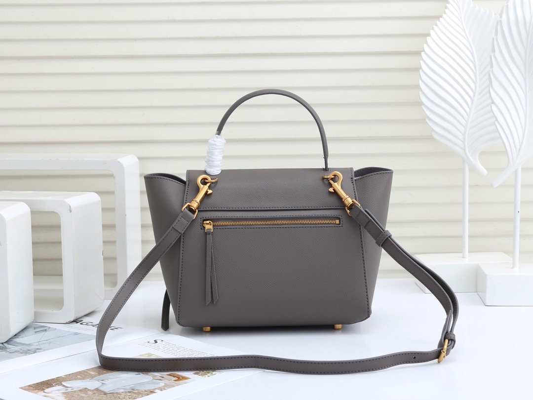 CELINE ベルトバッグマイクロ　グレインドカーフスキン