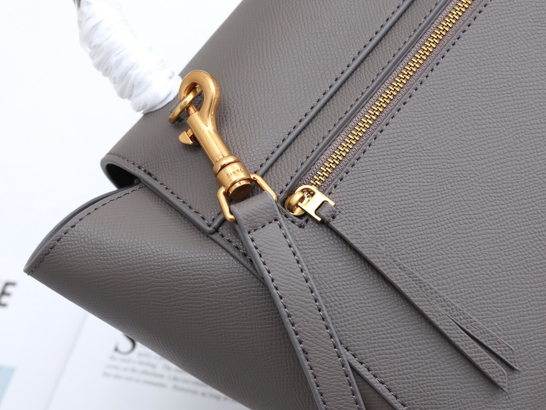 CELINE ベルトバッグマイクロ　グレインドカーフスキン