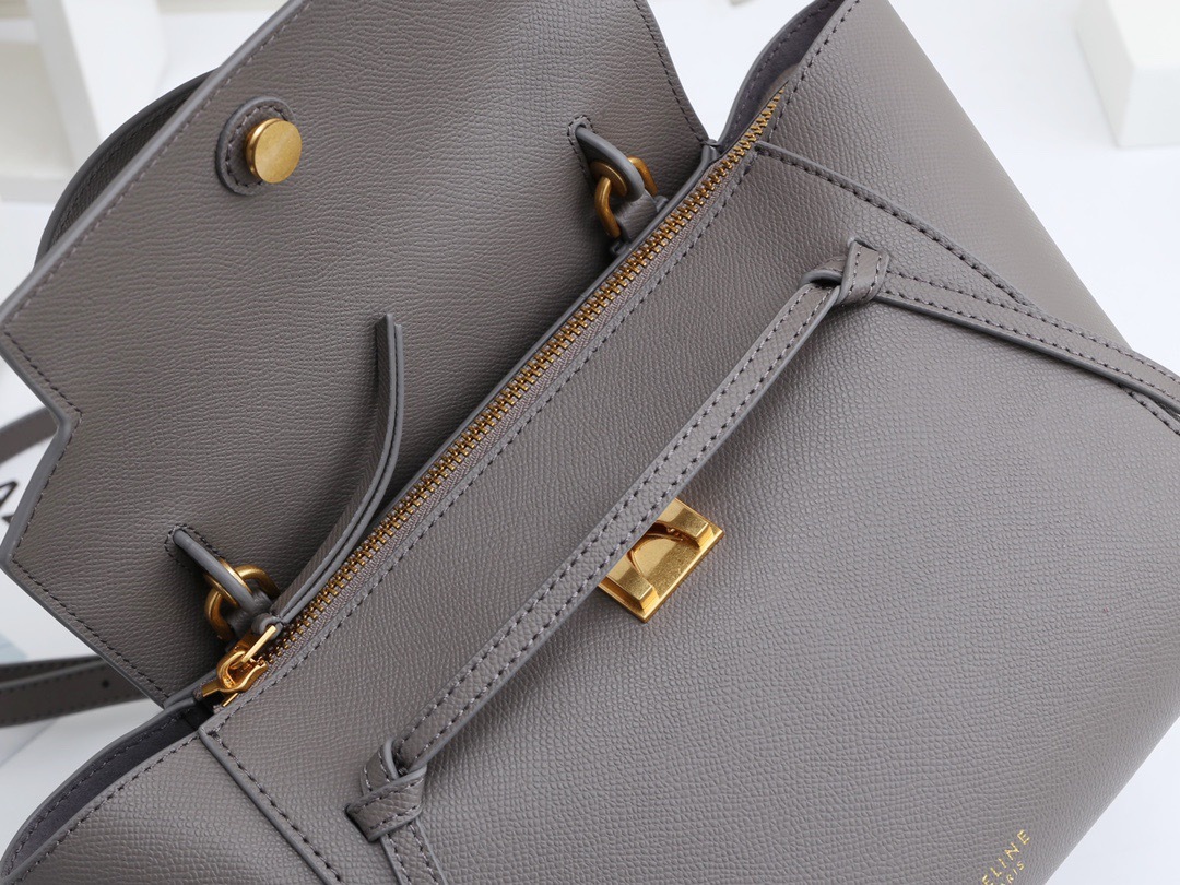 CELINE ベルトバッグマイクロ　グレインドカーフスキン