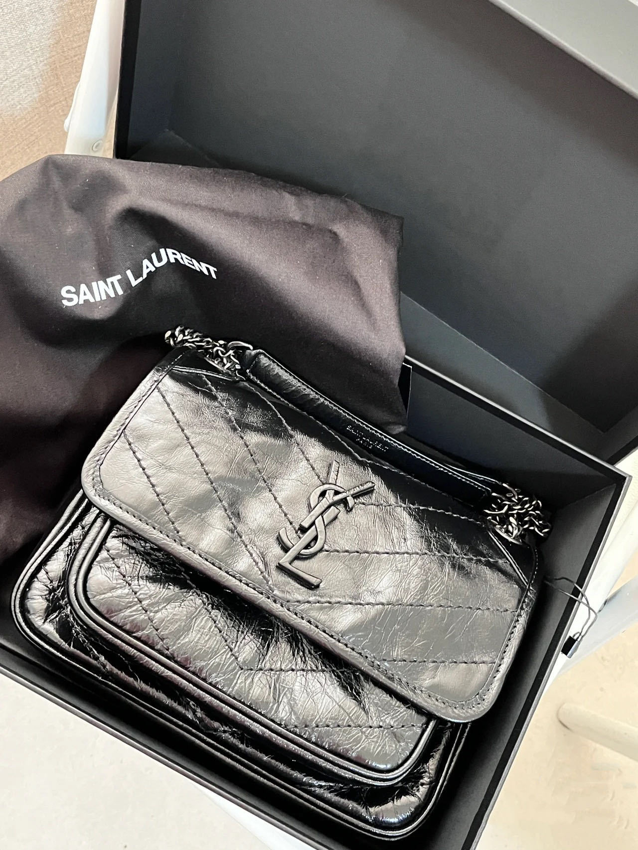 【Saint Laurent】ニキ （ミディアム/リンクルヴィンテージレザー）