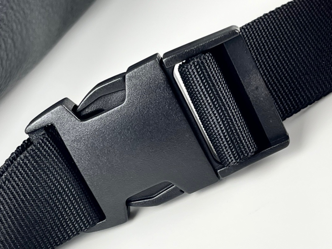 【BALENCIAGA】EVERYDAY ボディバッグ