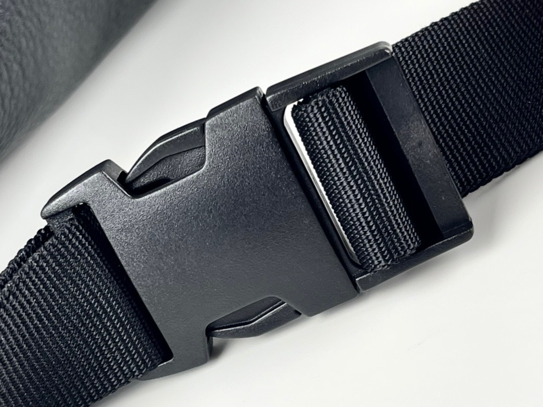 【BALENCIAGA】EVERYDAY ボディバッグ