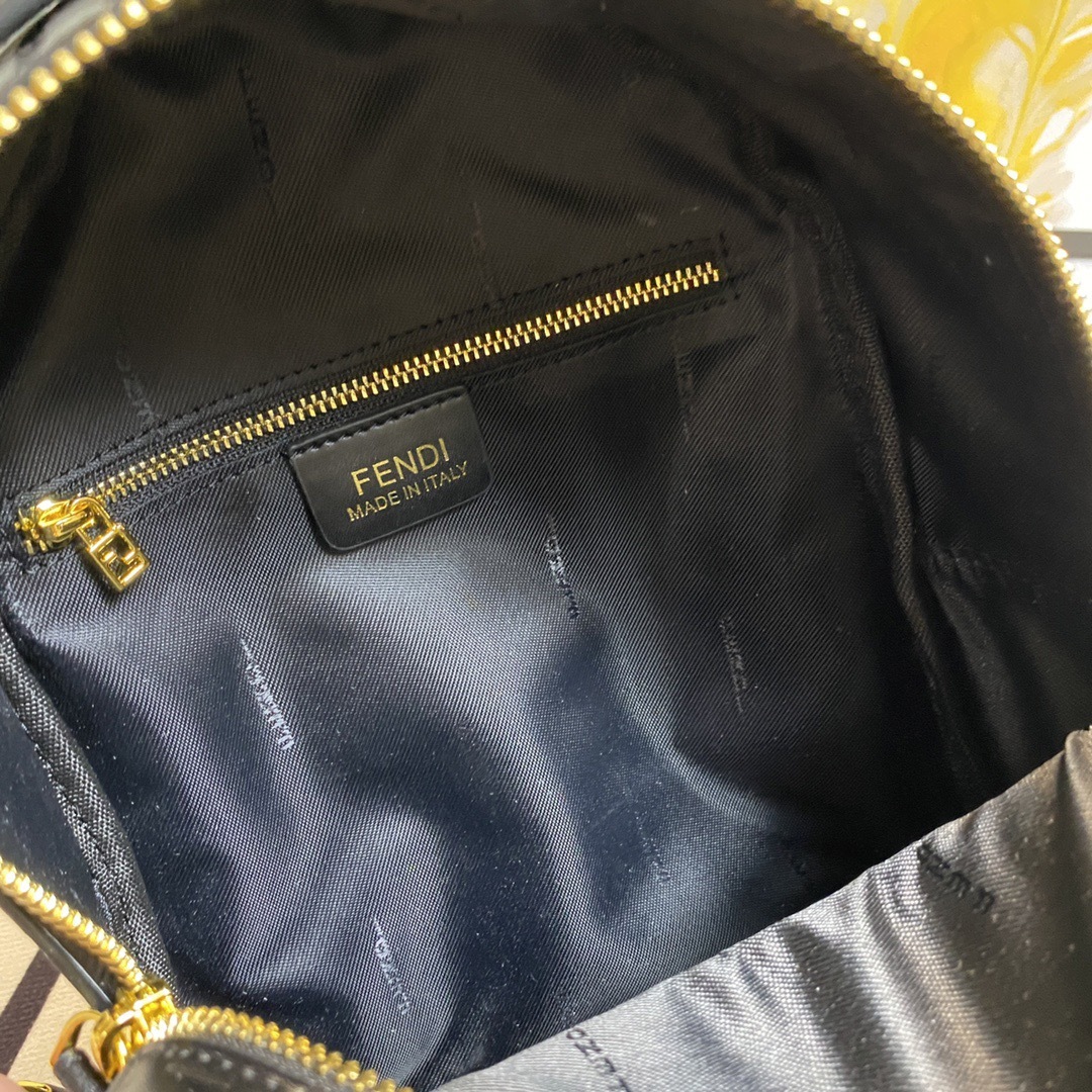 【FENDI】フェンディ バックパック スモール