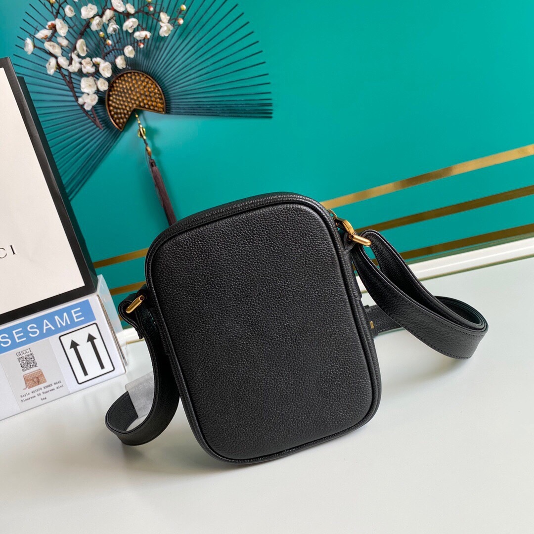 GUCCI アップデートロゴレザーミニショルダーバッグ