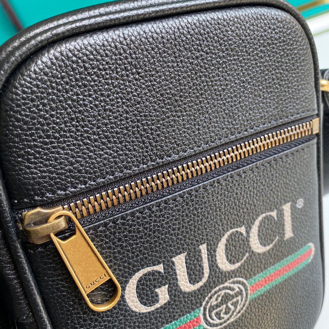 GUCCI アップデートロゴレザーミニショルダーバッグ