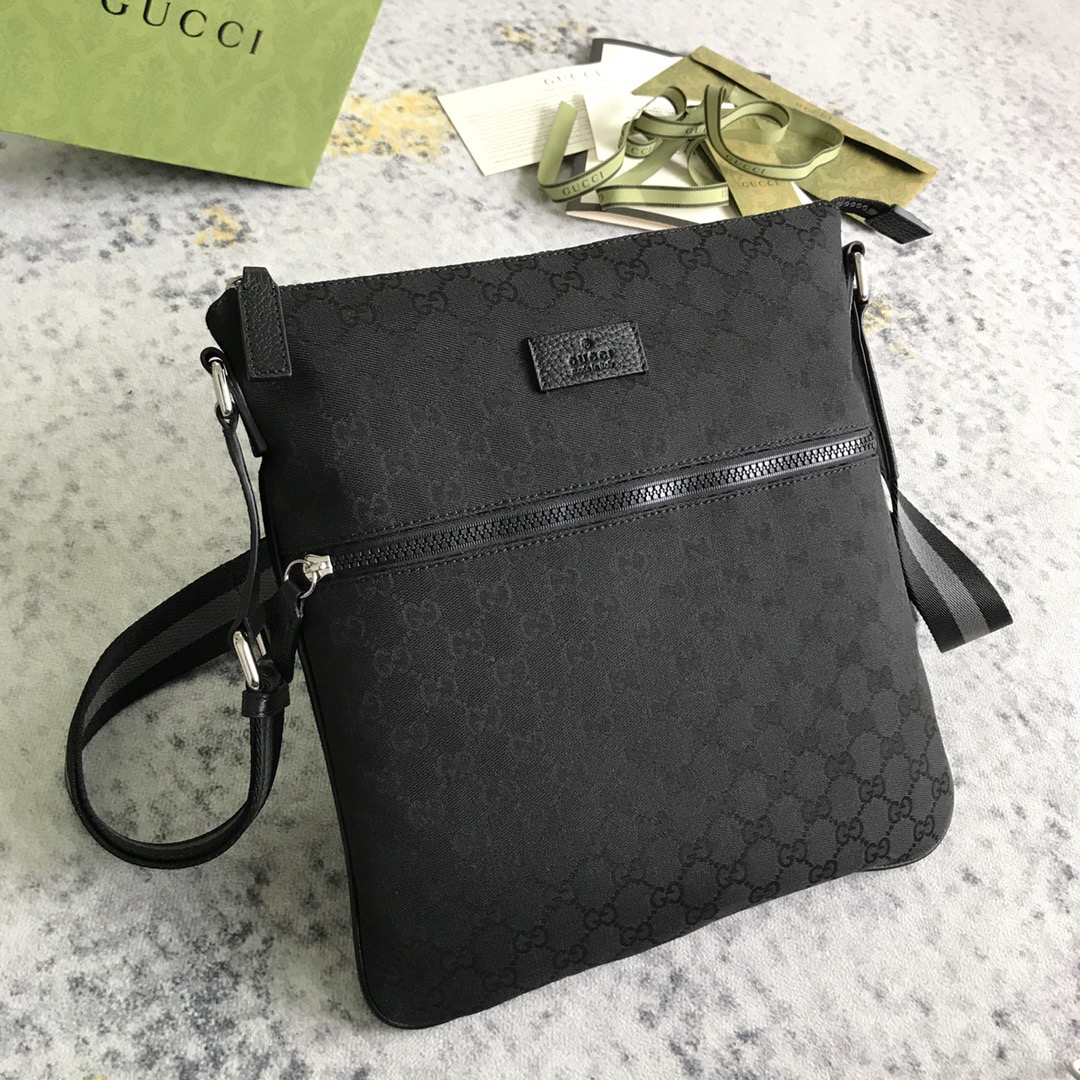 GUCCI☆大人気GGキャンバス SMALL MESSENGERBAG☆ブラック