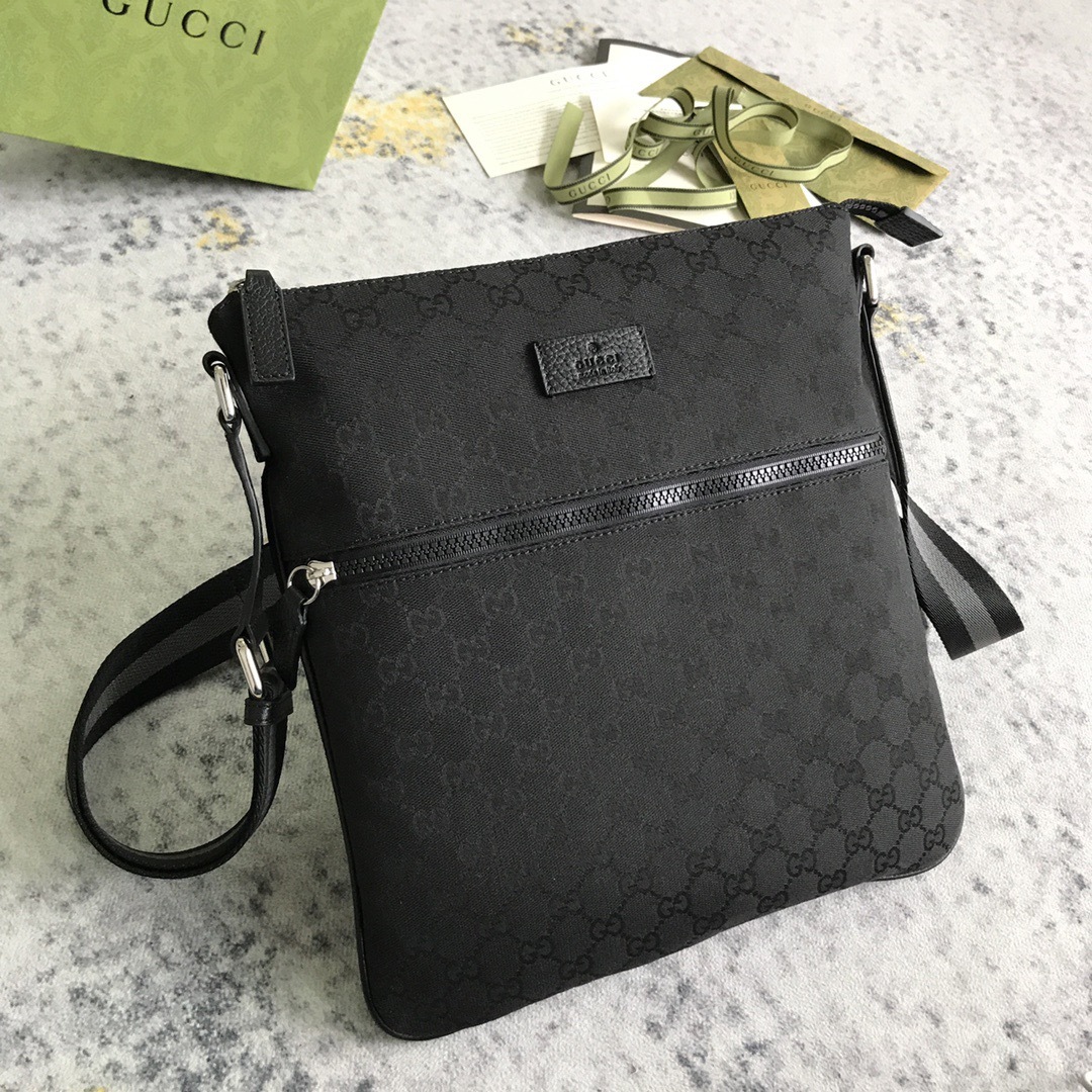 GUCCI☆大人気GGキャンバス SMALL MESSENGERBAG☆ブラック