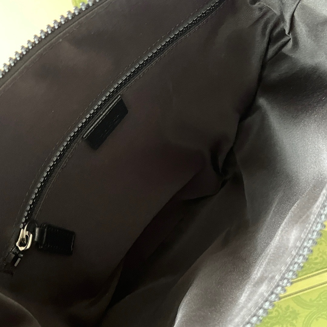 GUCCI☆大人気GGキャンバス SMALL MESSENGERBAG☆ブラック